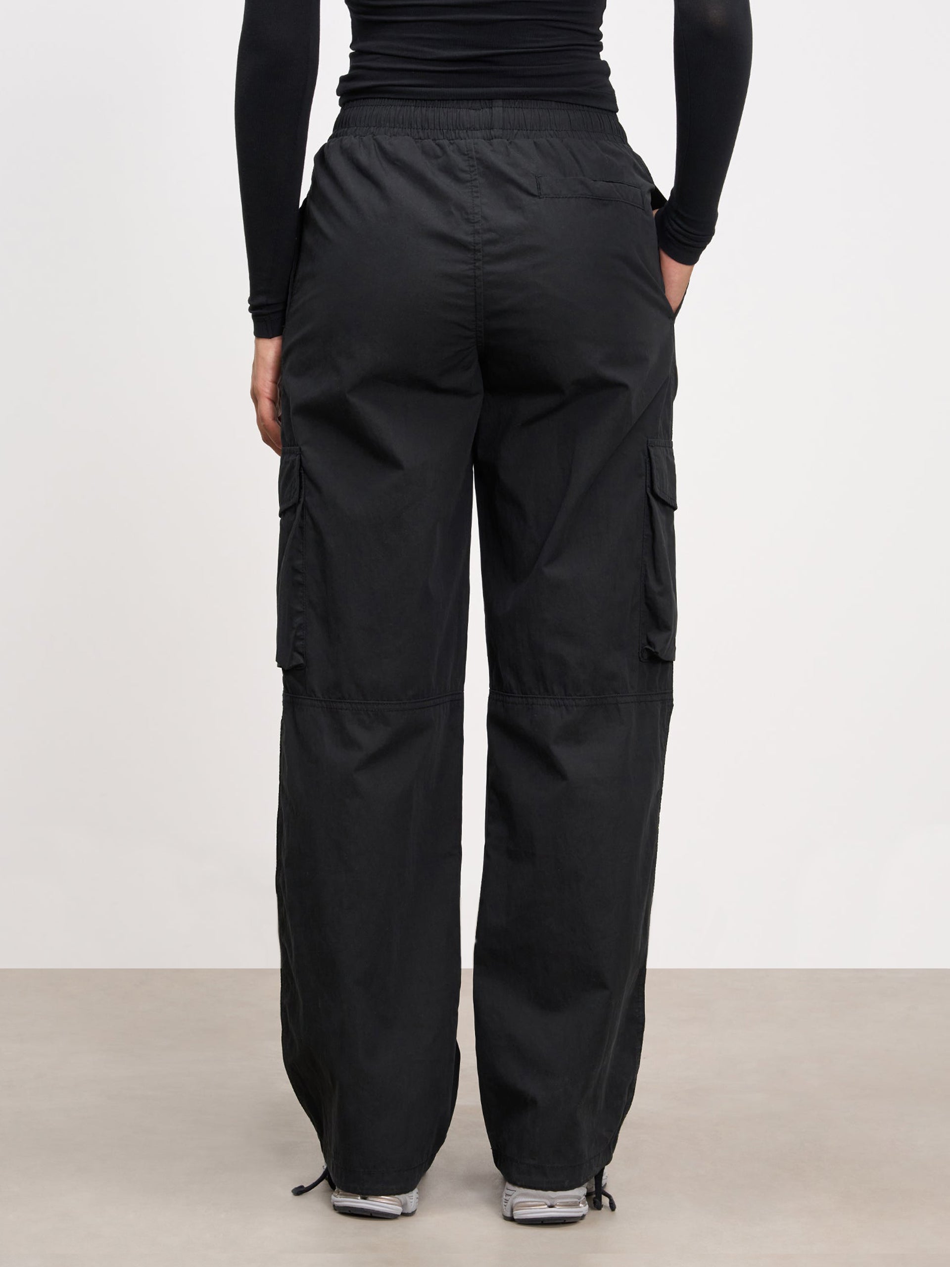 Womens Parachute Cargo Pant in Black