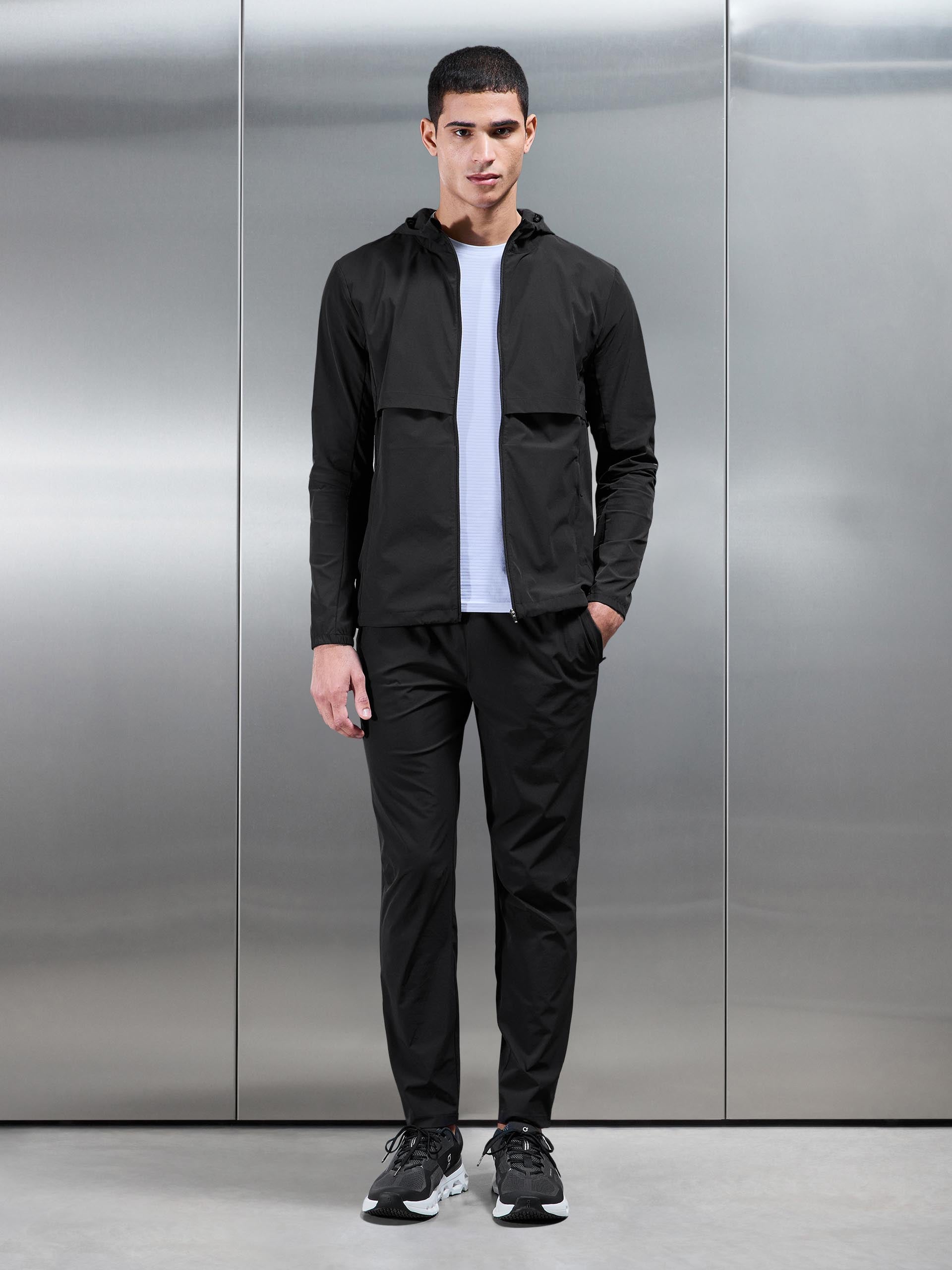 Performance Trackpant in Black