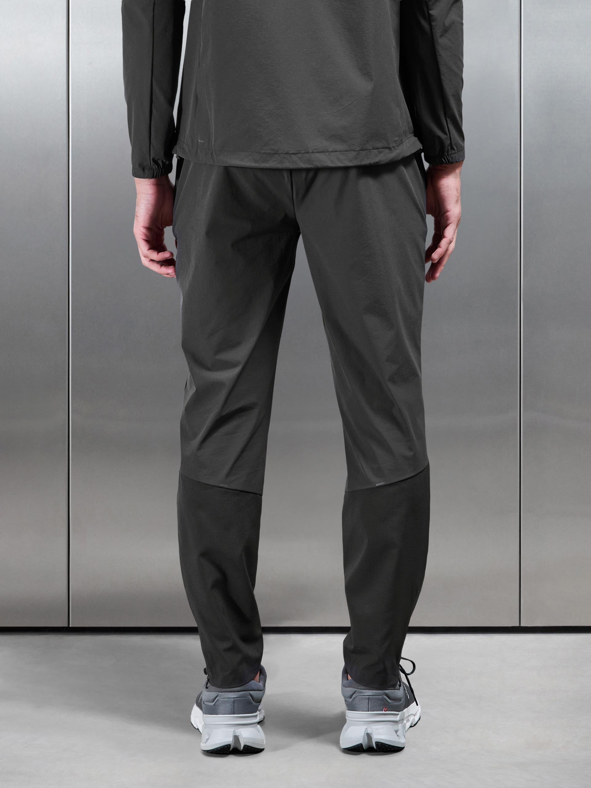 Performance Trackpant in Grey