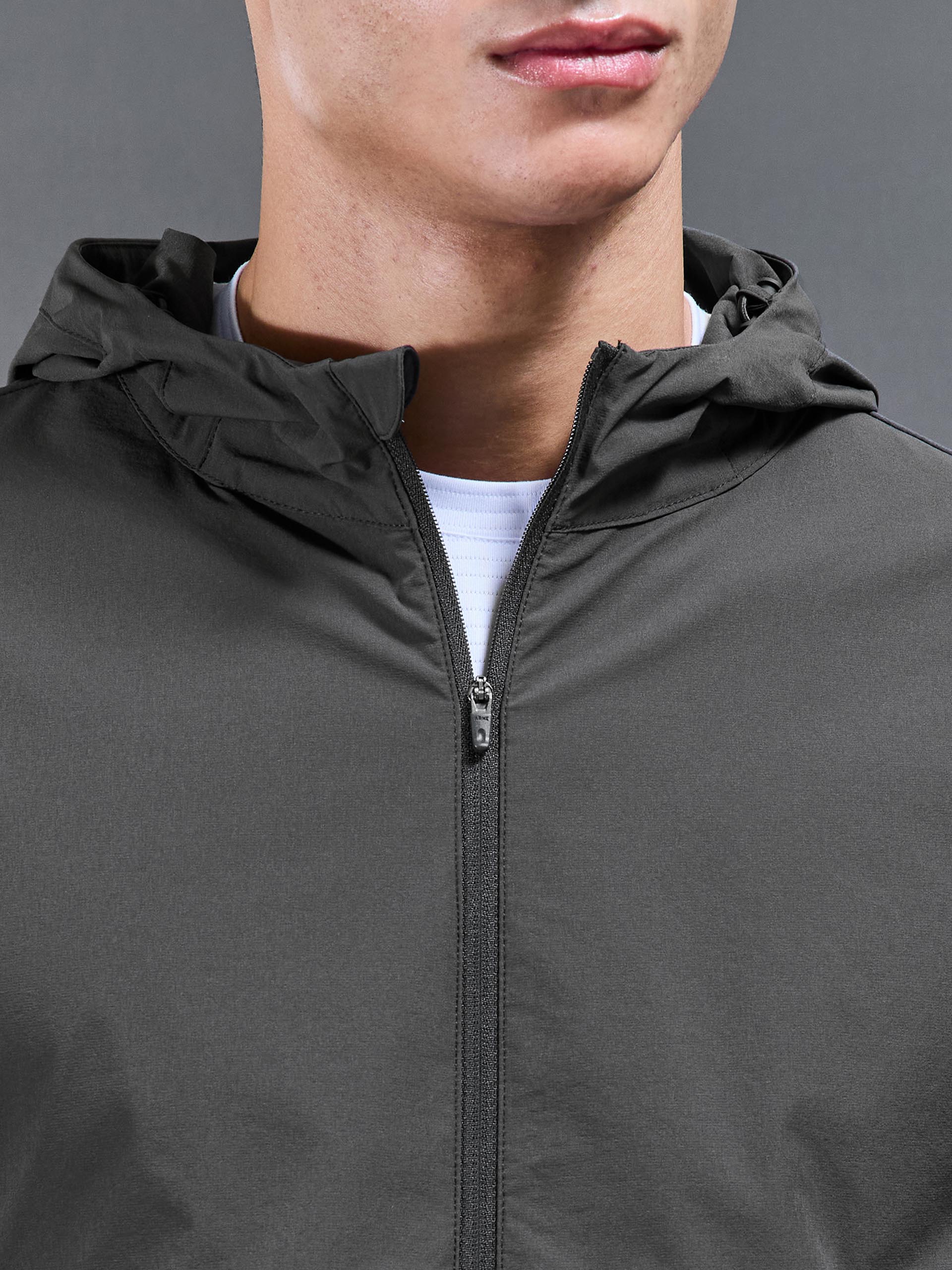 Performance Windbreaker in Grey