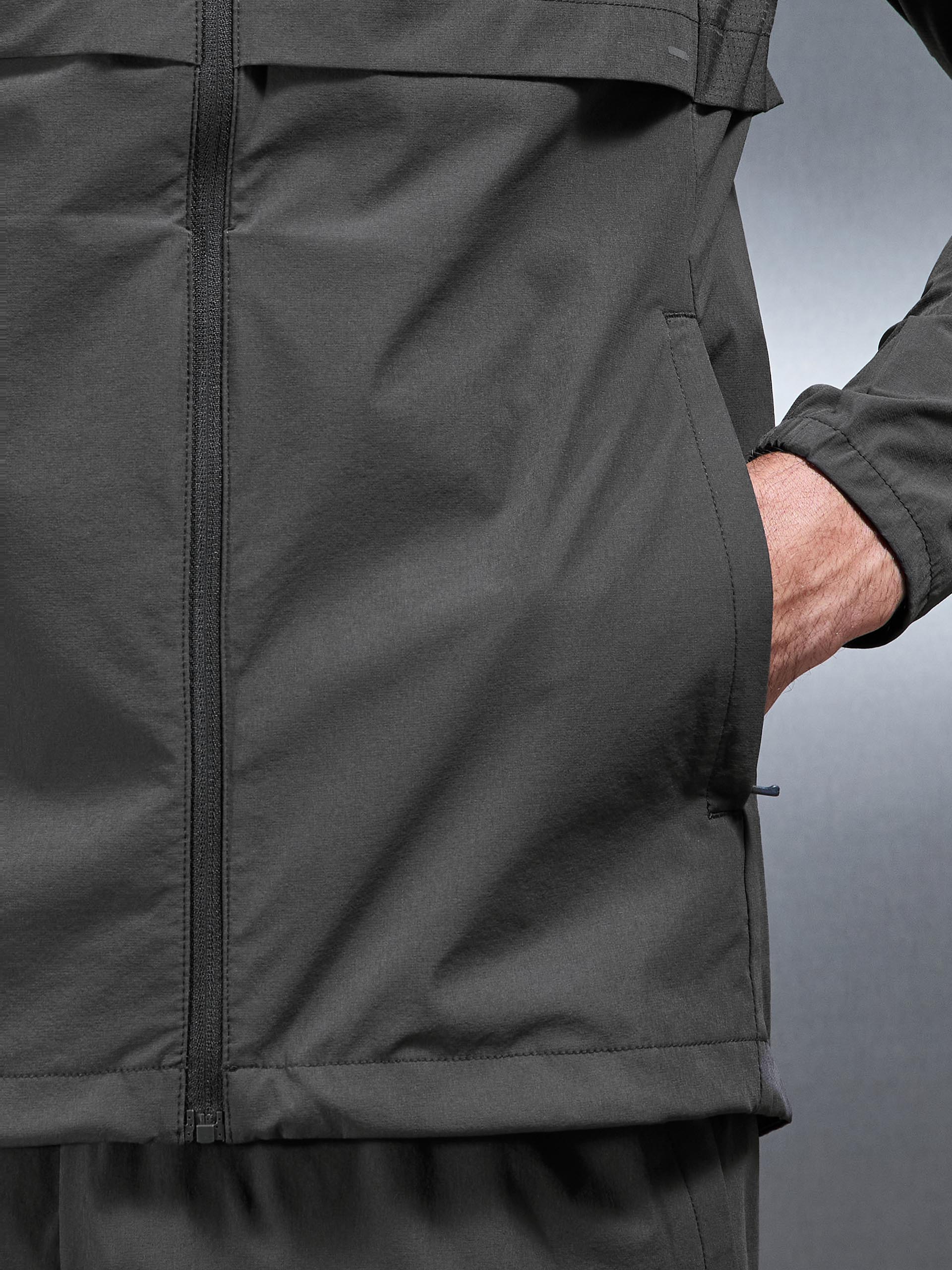 Performance Windbreaker in Grey