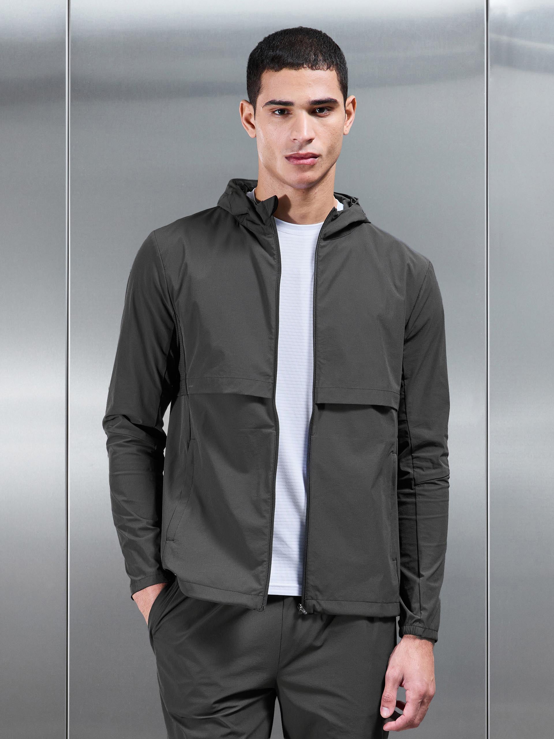Performance Windbreaker in Grey
