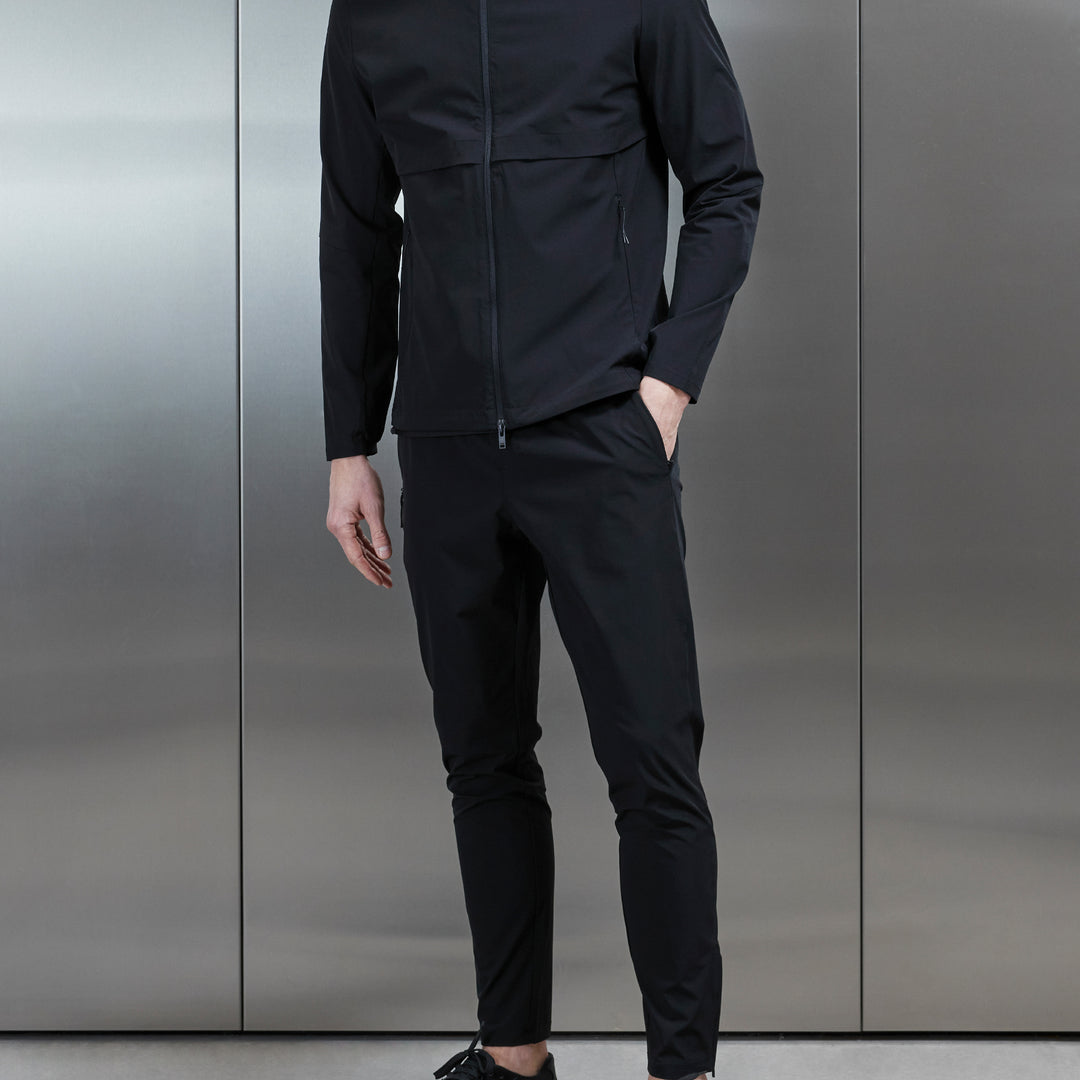Performance Trackpant in Black