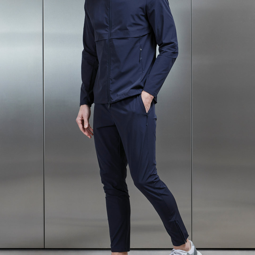 Performance Trackpant in Navy