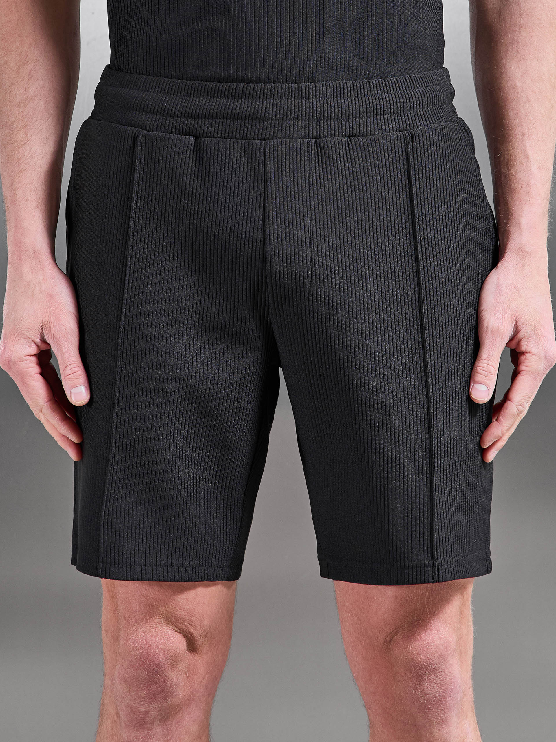 Pleated Short in Black