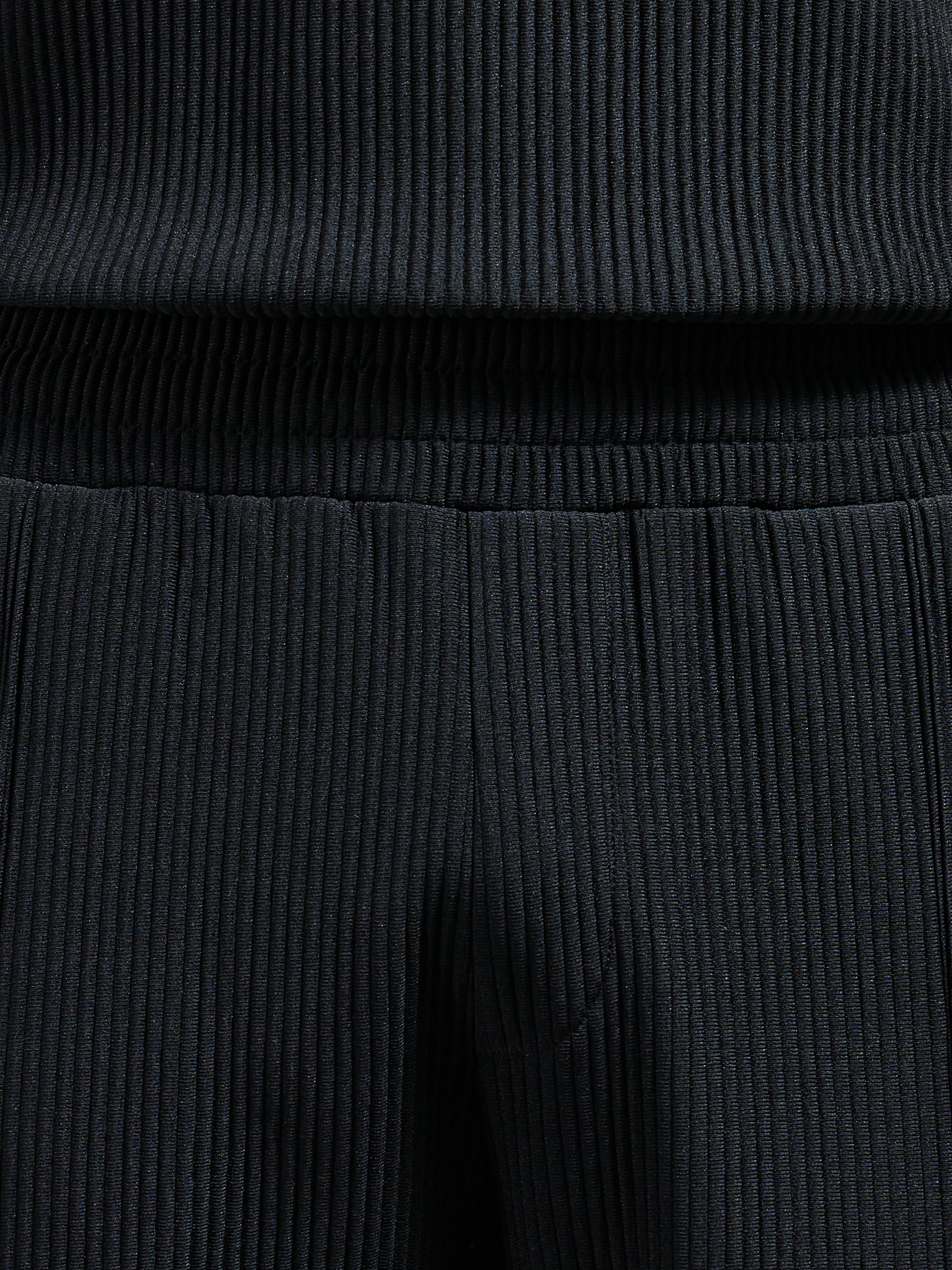 Pleated Short in Black