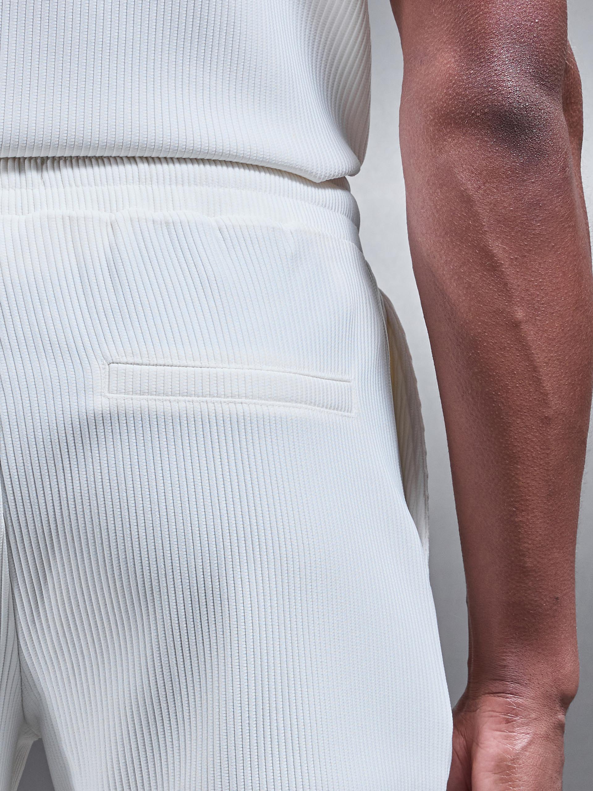 Pleated Short in Ecru