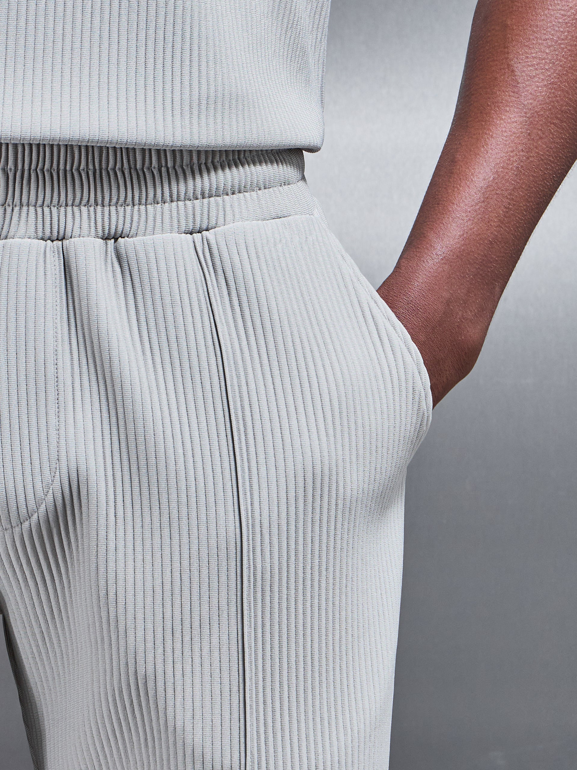 Pleated Short in Stone