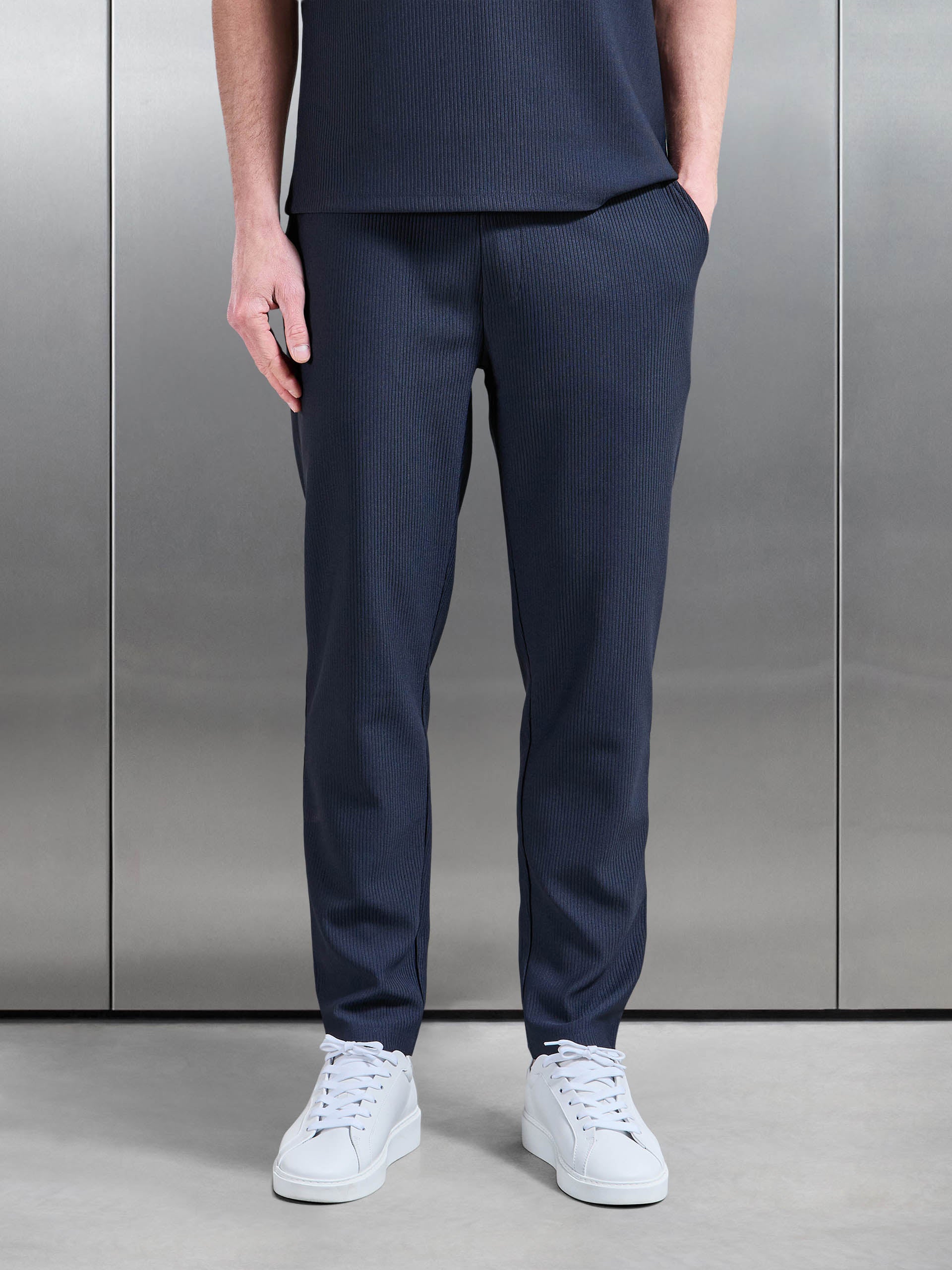 Pleated Trouser in Navy