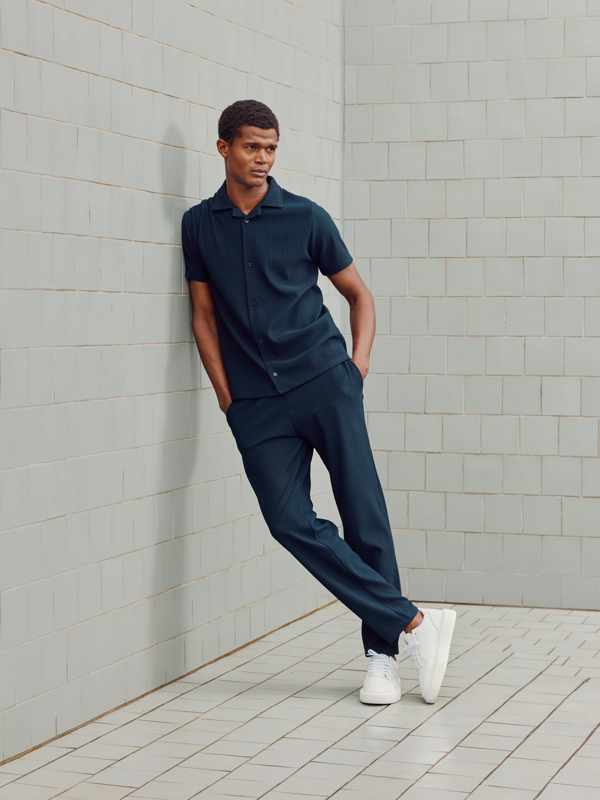 Pleated Trouser in Navy