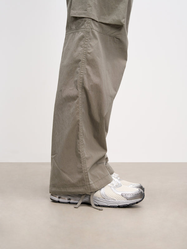 Womens Parachute Cargo Pant in Olive