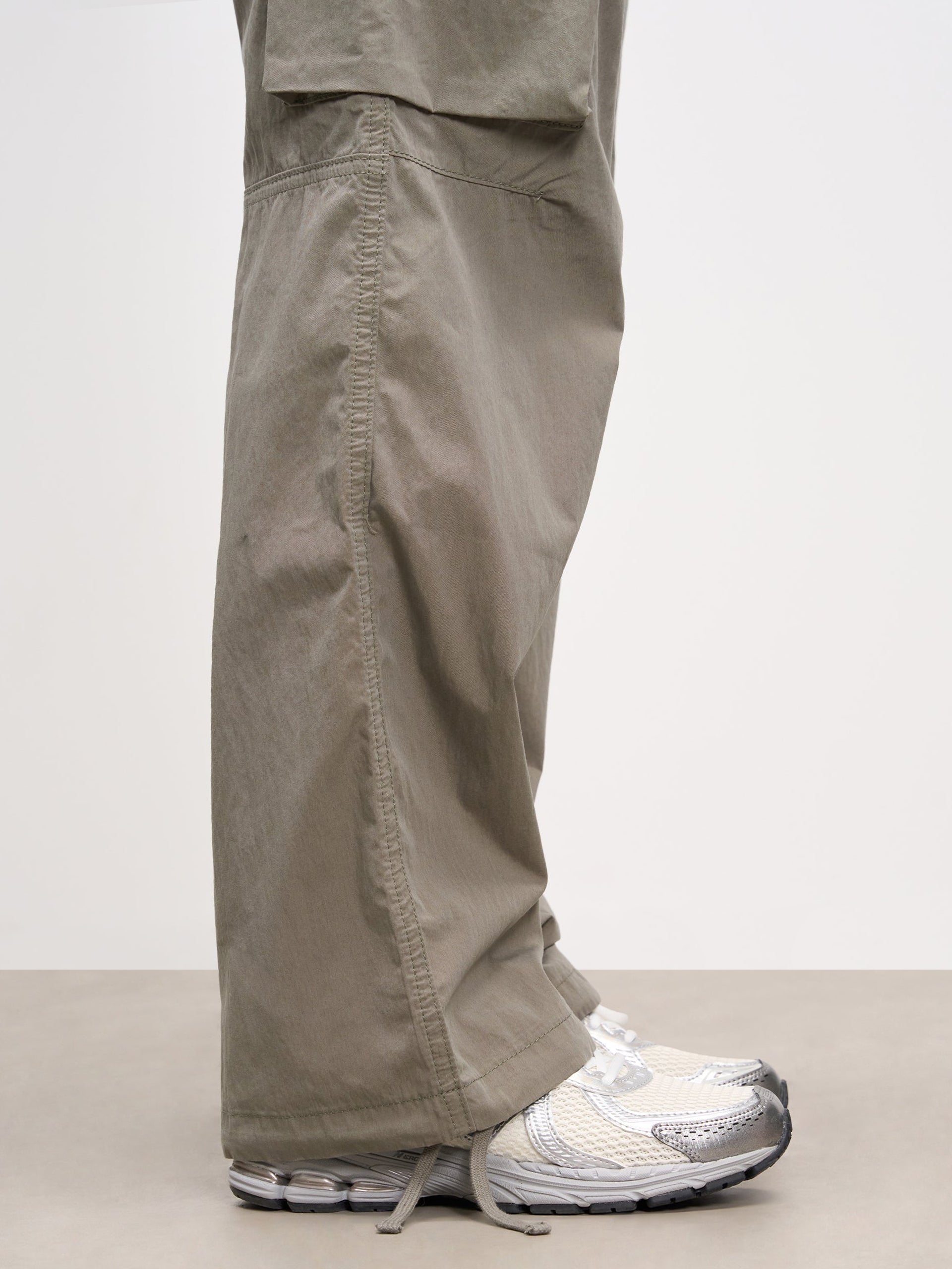 Womens Parachute Cargo Pant in Olive