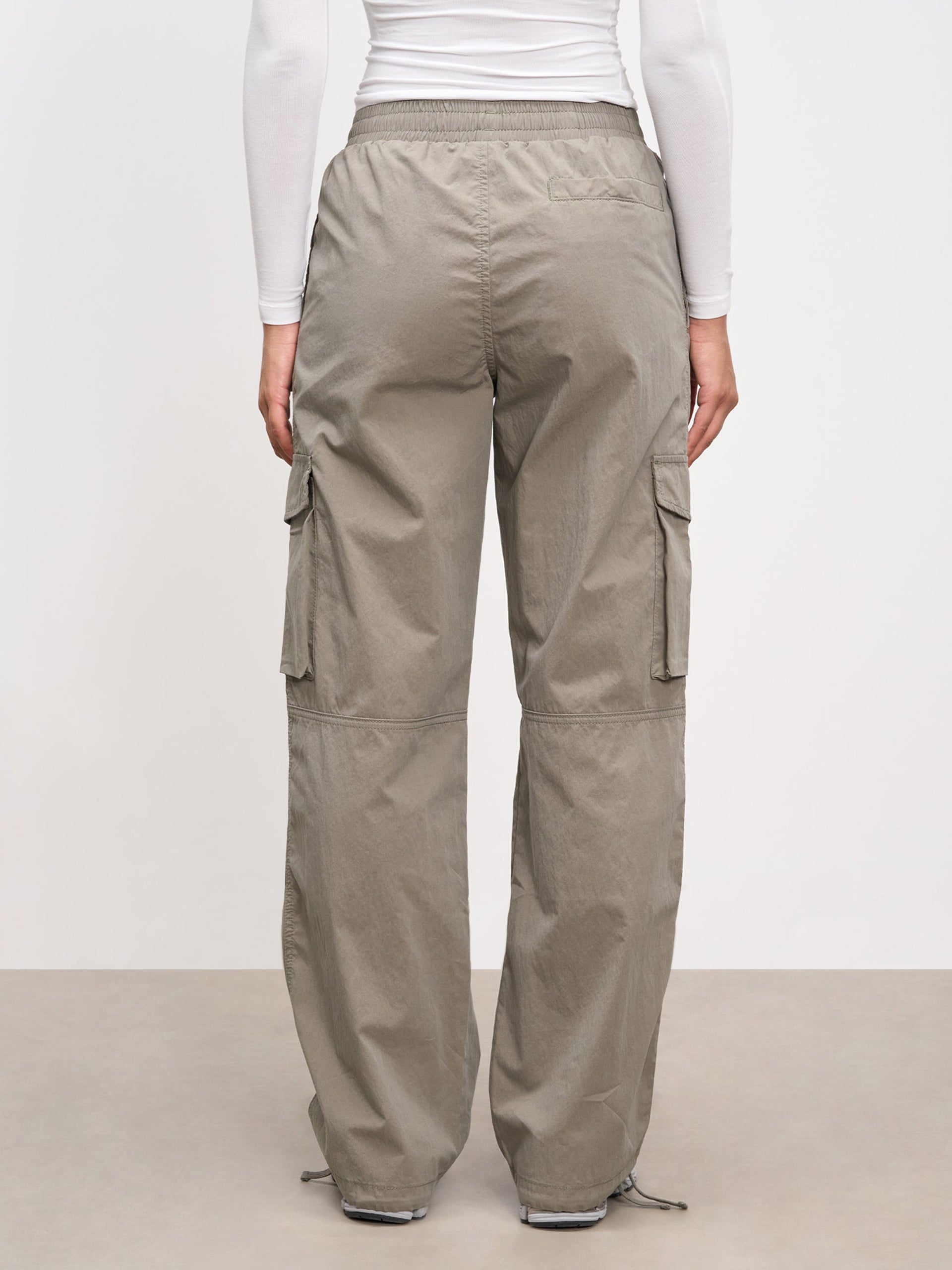 Womens Parachute Cargo Pant in Olive