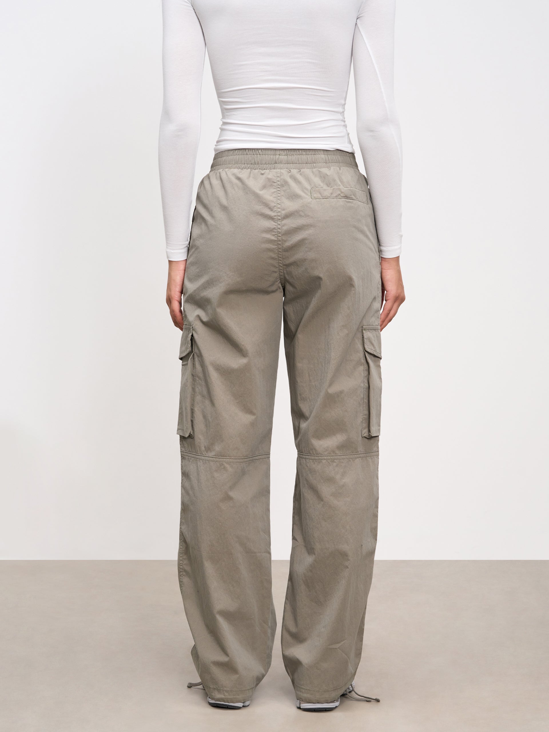 Womens Parachute Cargo Pant in Olive