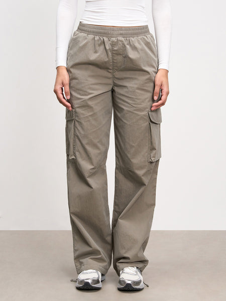 Womens Parachute Cargo Pant in Olive