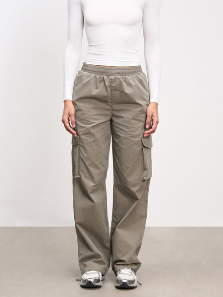 Womens Parachute Cargo Pant in Olive