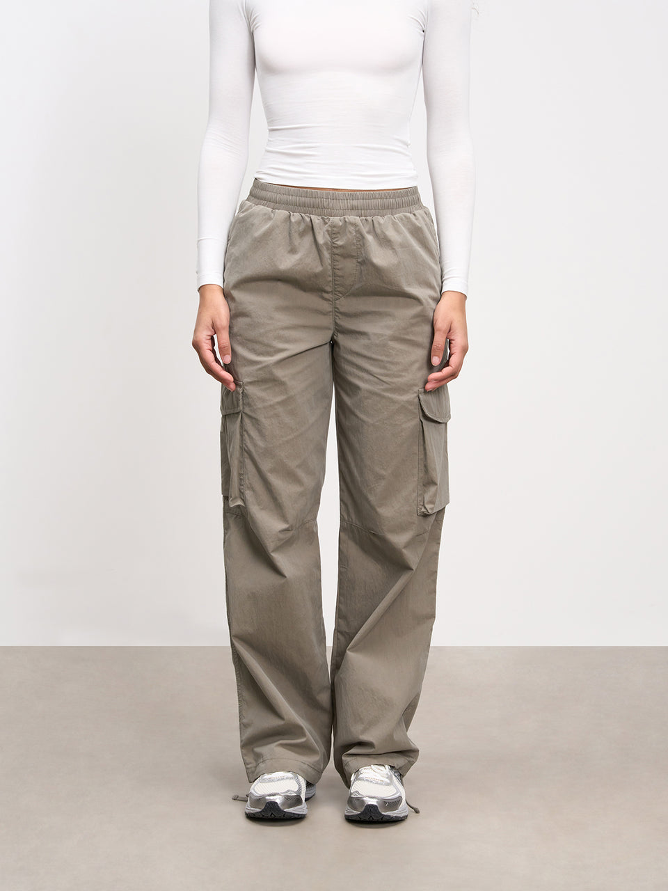 Womens Parachute Cargo Pant in Olive