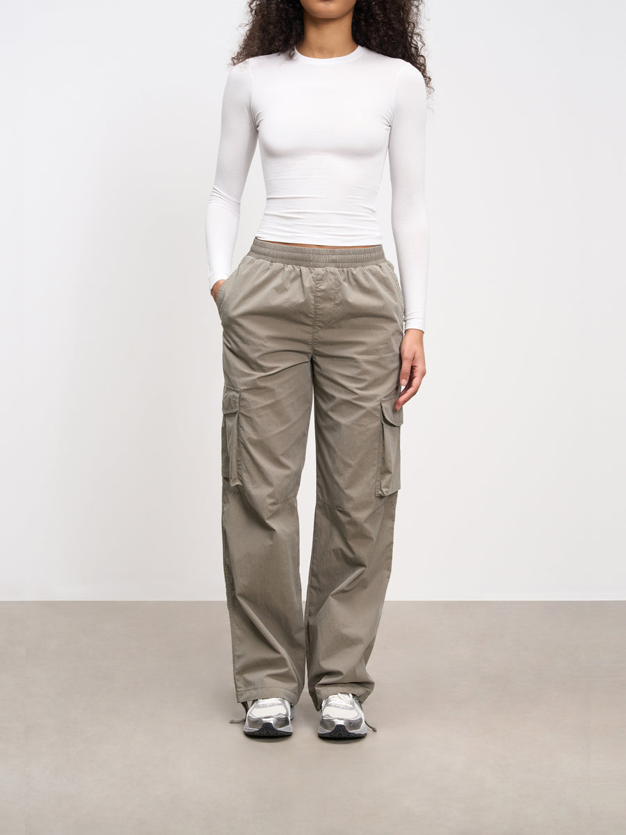 Womens Parachute Cargo Pant in Olive