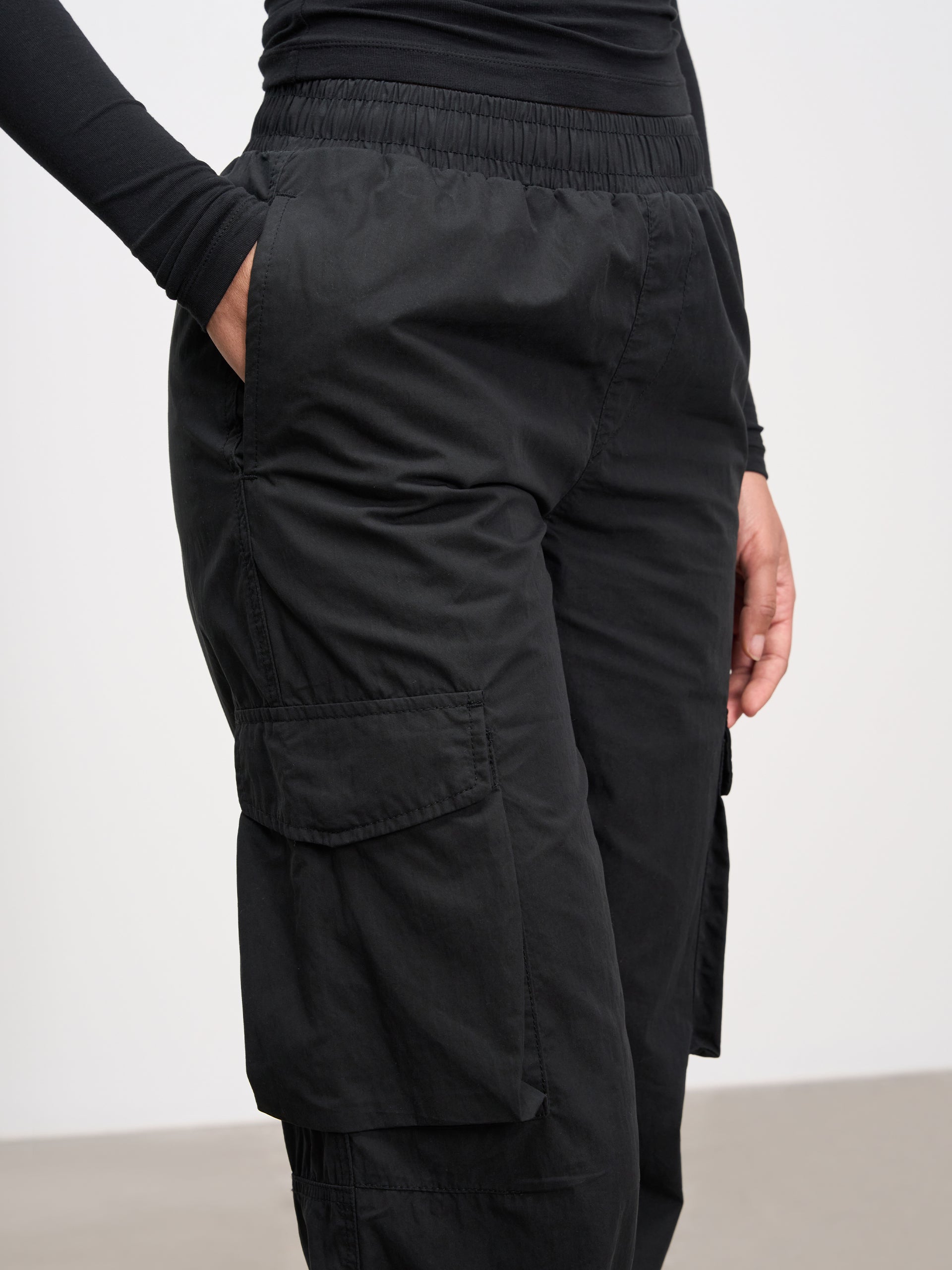 Womens Parachute Cargo Pant in Black