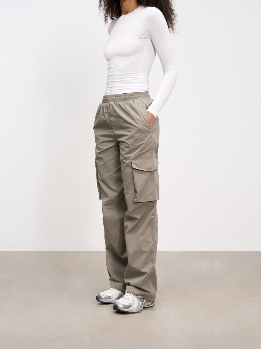 Womens Parachute Cargo Pant in Olive