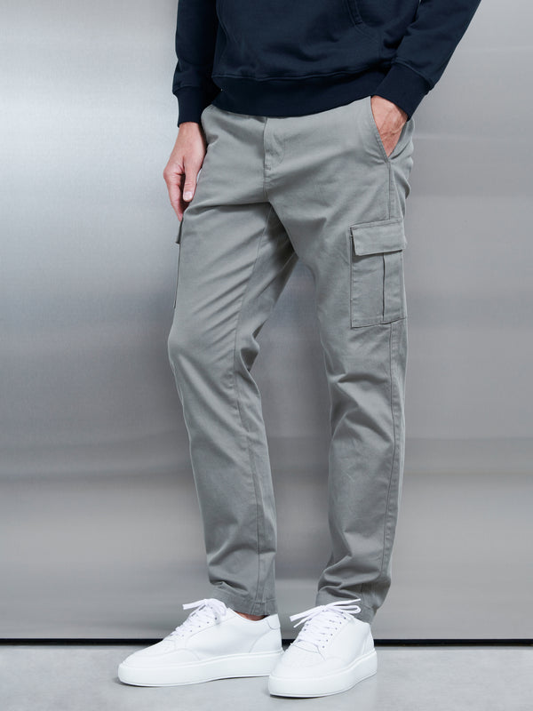 Slim-fit cotton cargo pants - Men