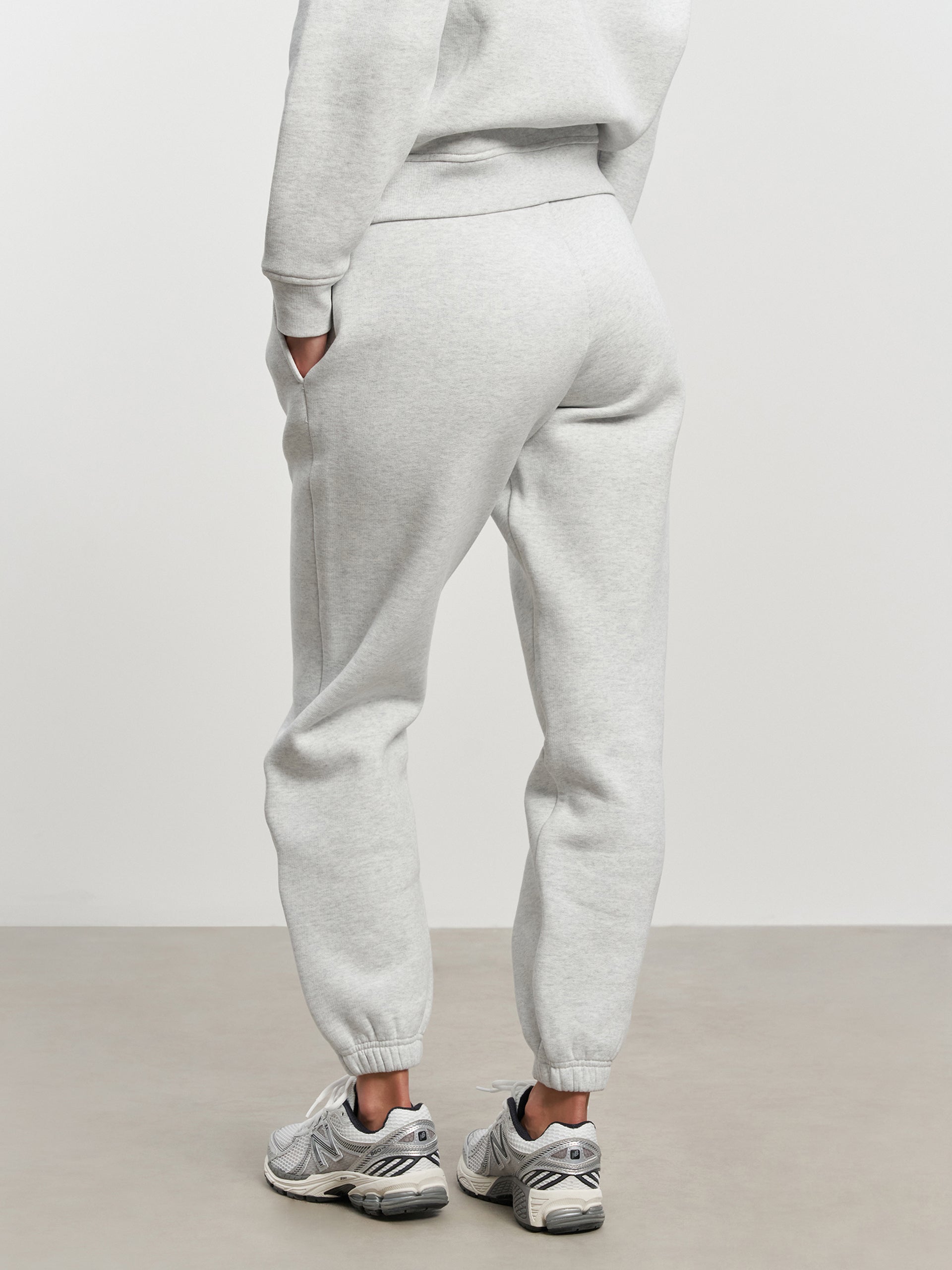 Womens Relaxed Cuffed Jogger in Marl Grey