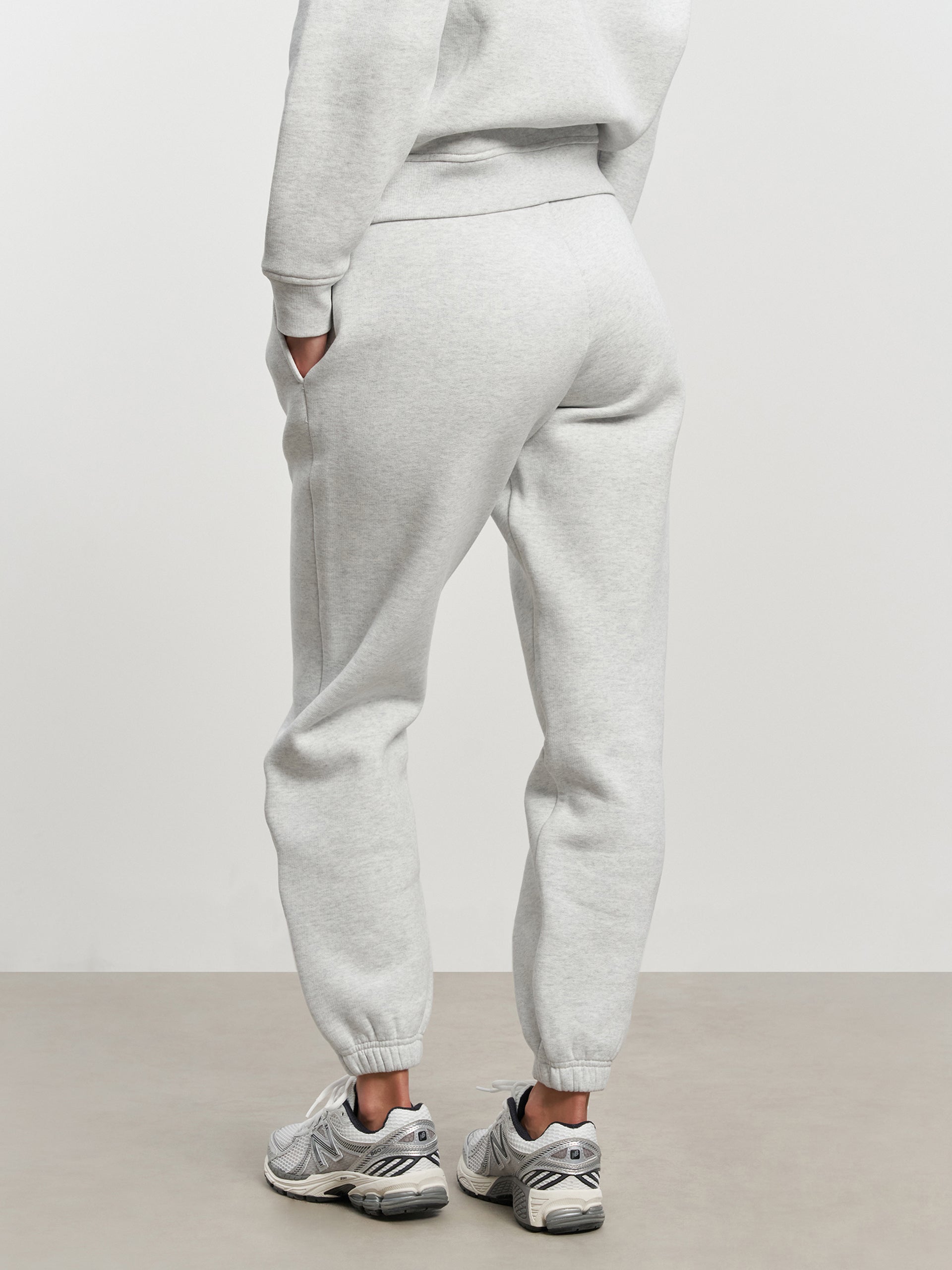 Womens Relaxed Cuffed Jogger in Marl Grey