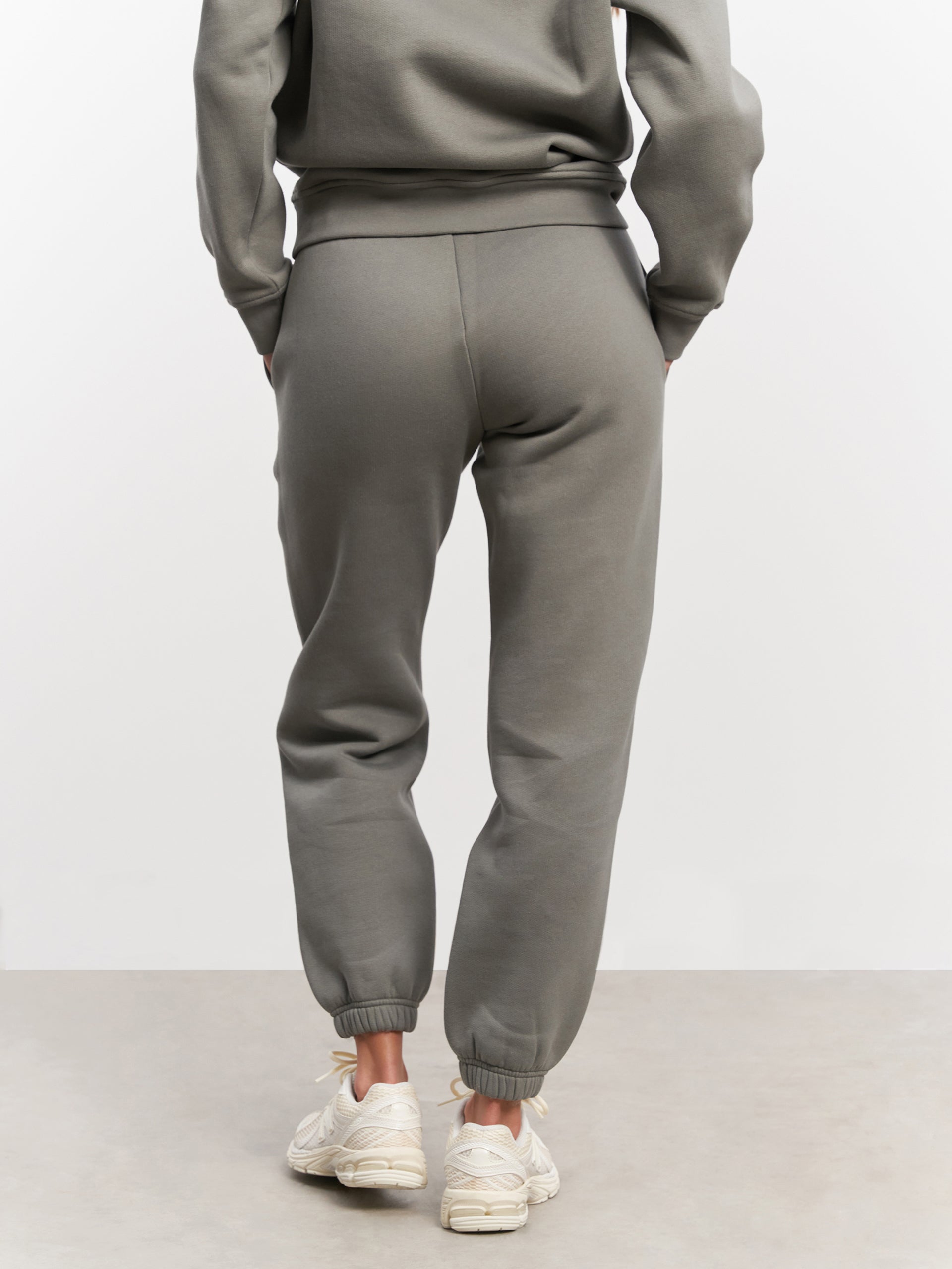 Womens Relaxed Cuffed Jogger in Grey