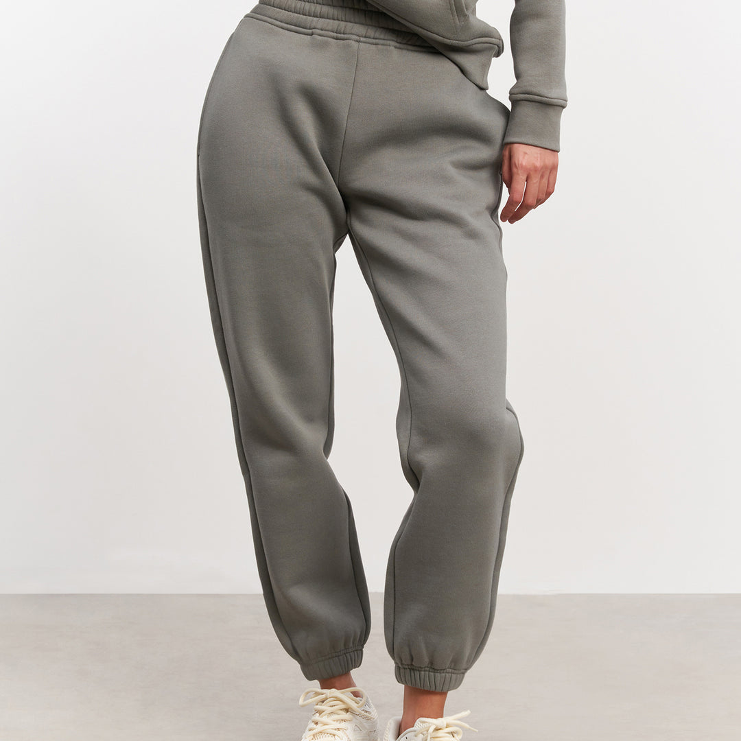 Womens Relaxed Cuffed Jogger in Sage