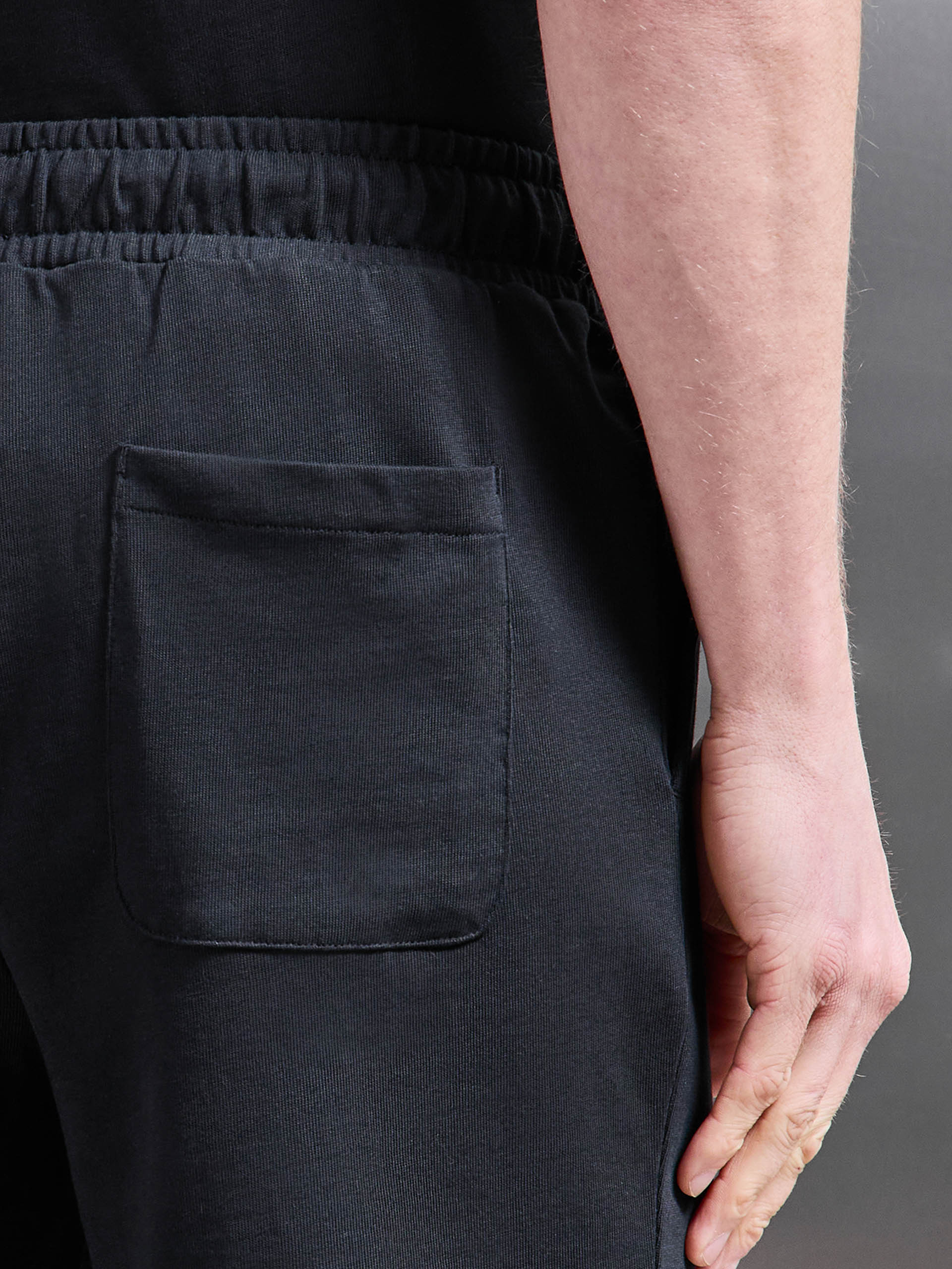 Relaxed Fit Cotton Short in Black