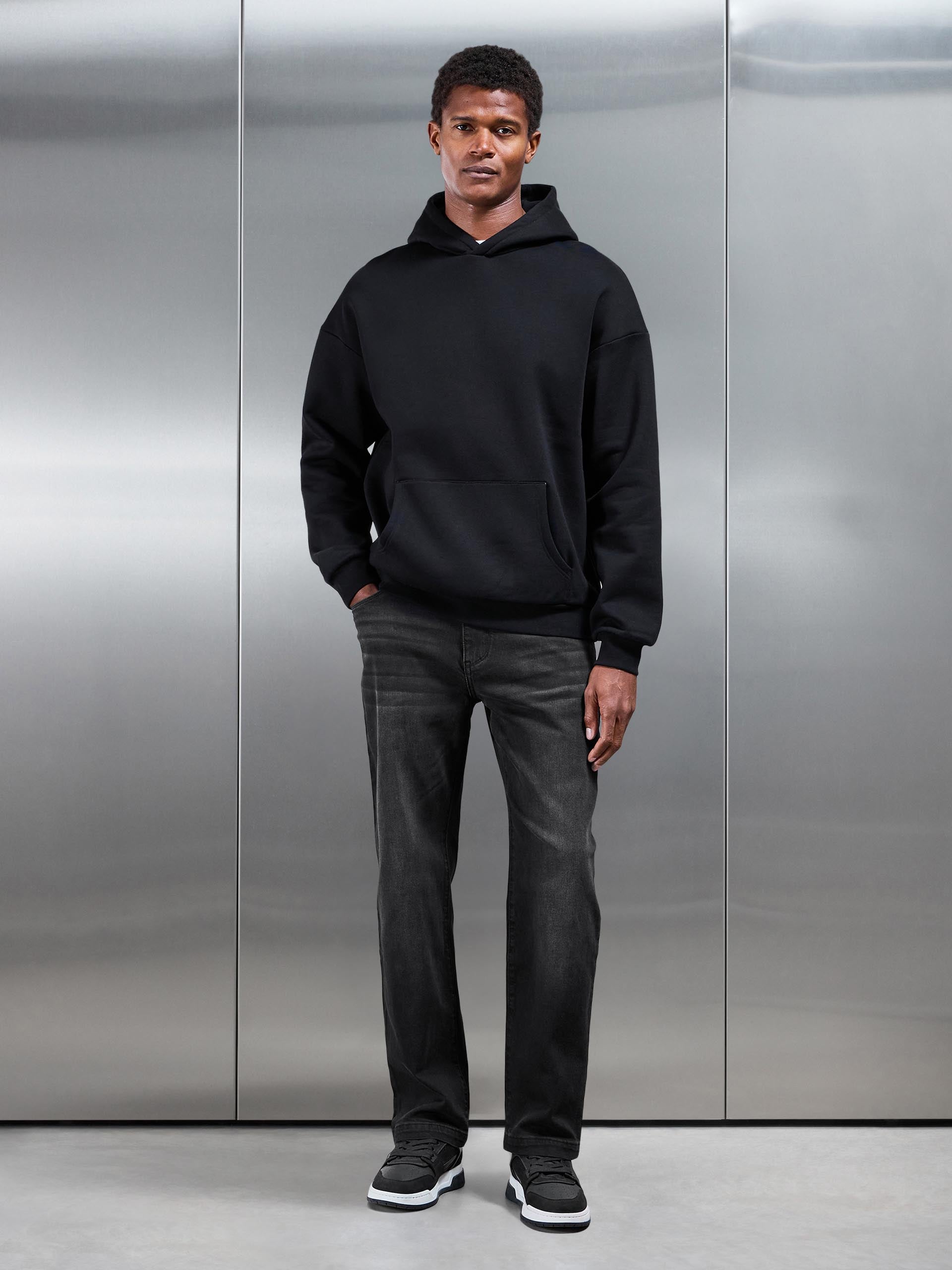 Relaxed Fit Denim Jeans in Black Wash