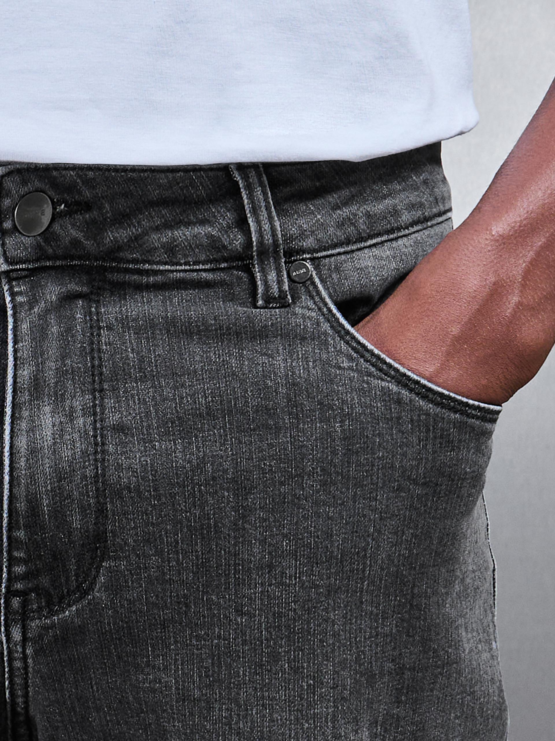 Relaxed Fit Denim Jeans in Grey Wash