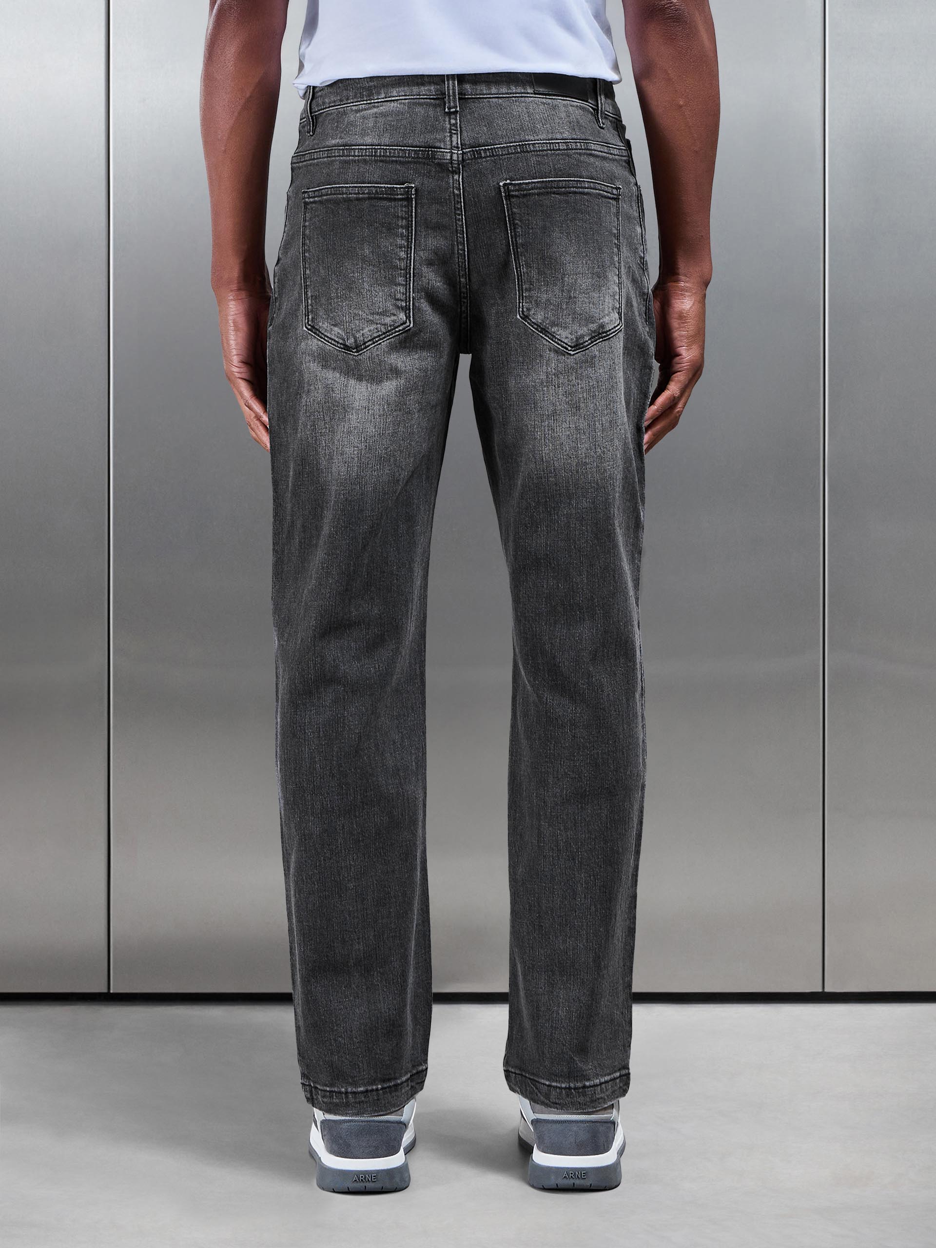 Relaxed Fit Denim Jeans in Grey Wash