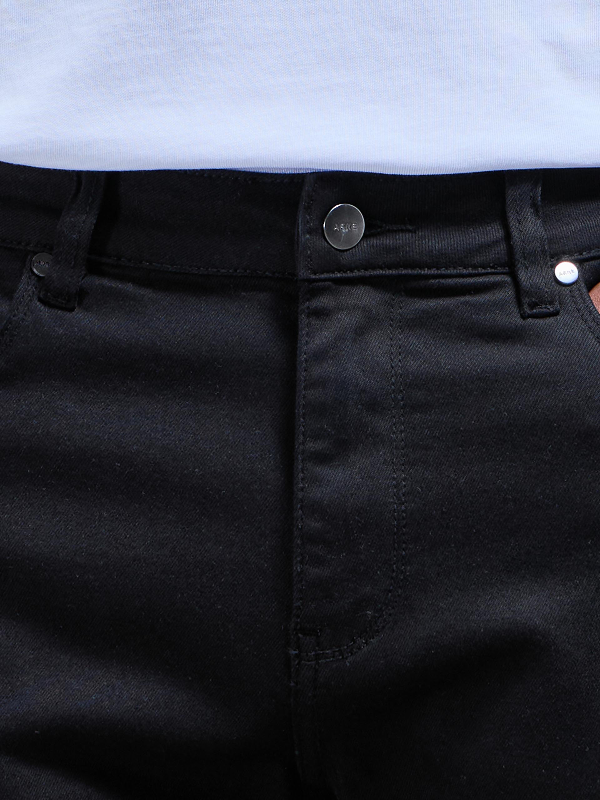 Relaxed Fit Denim Short in Black