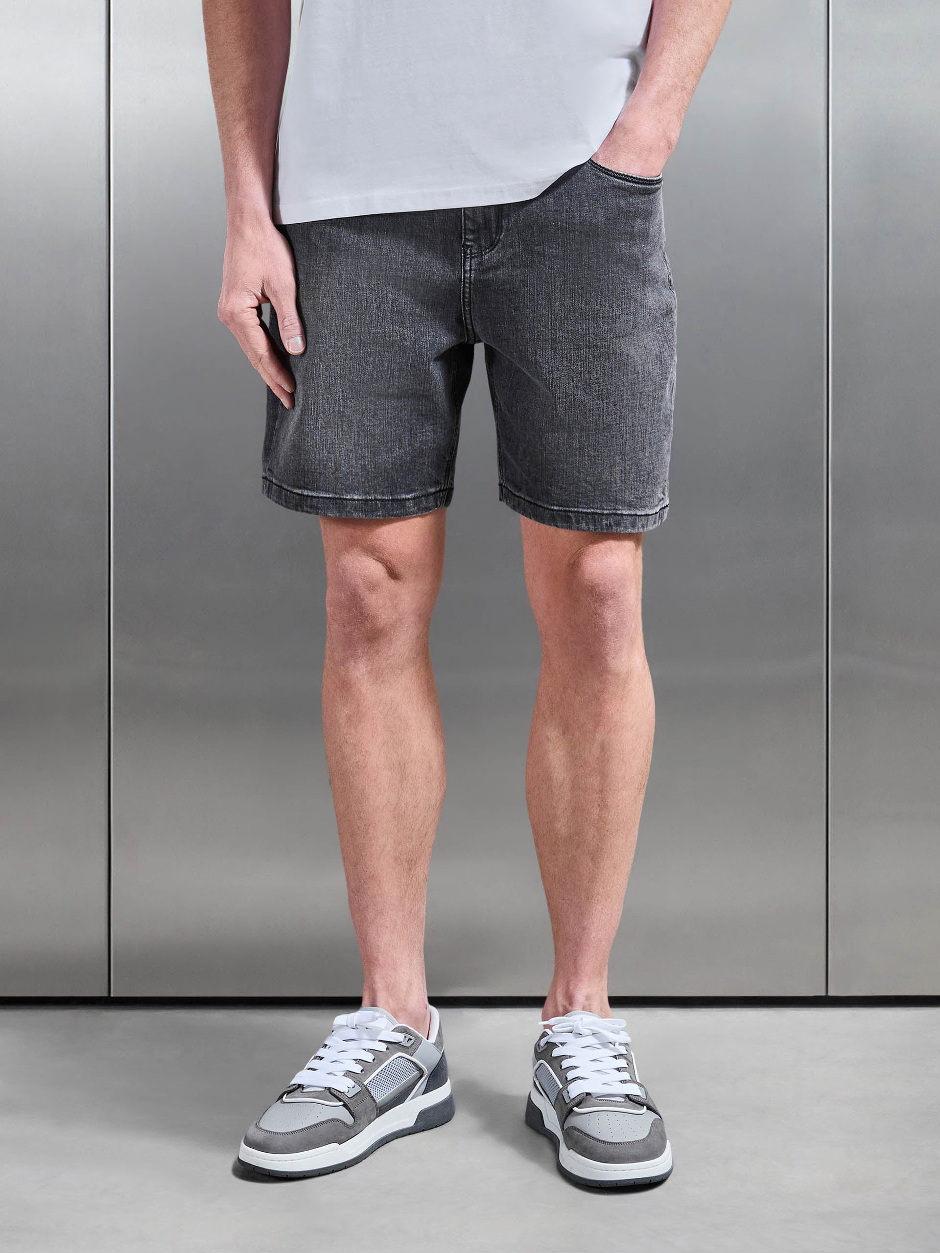 Relaxed Fit Denim Short in Grey Wash