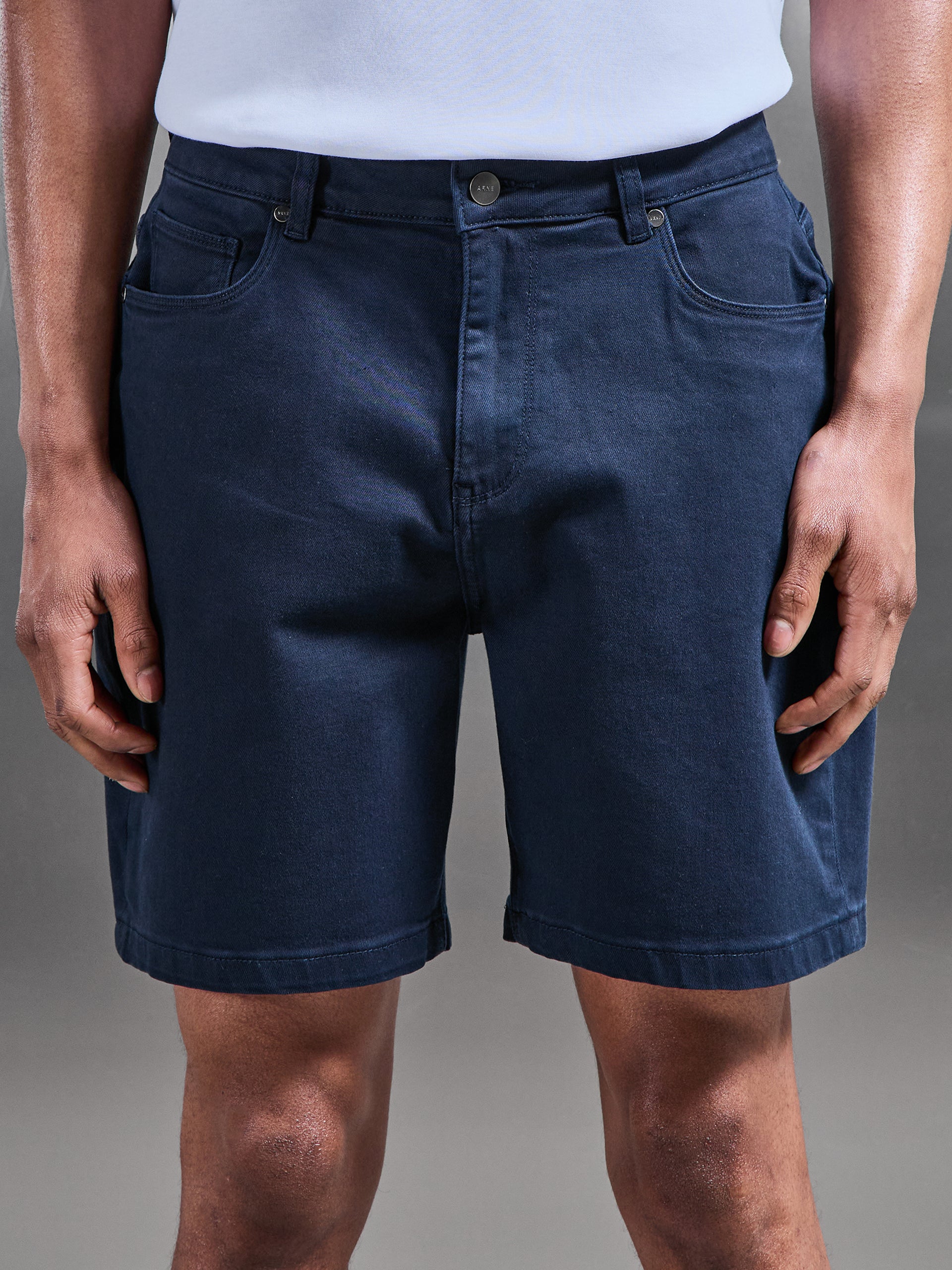 Relaxed Fit Denim Short in Navy