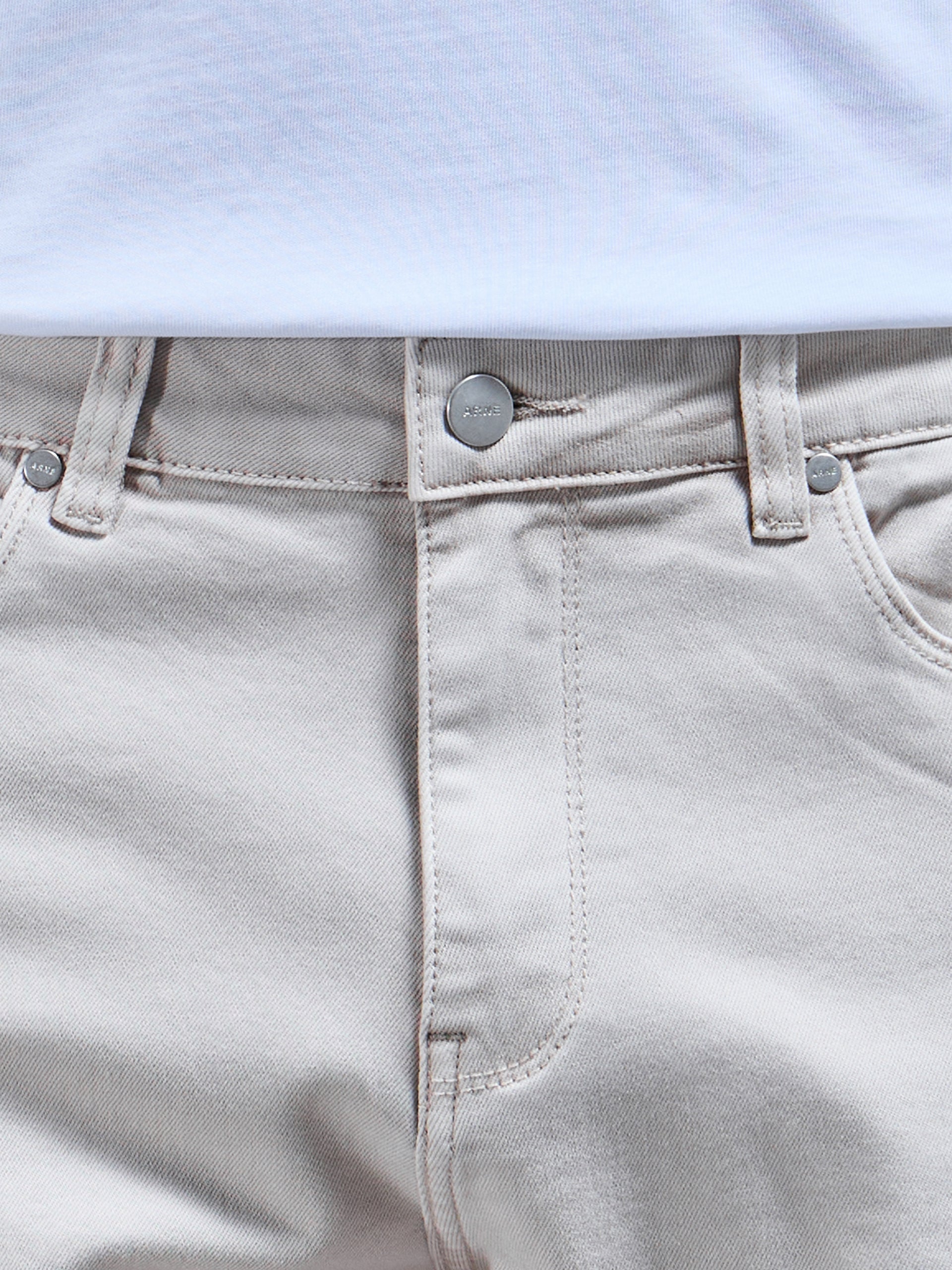 Relaxed Fit Denim Short in Stone