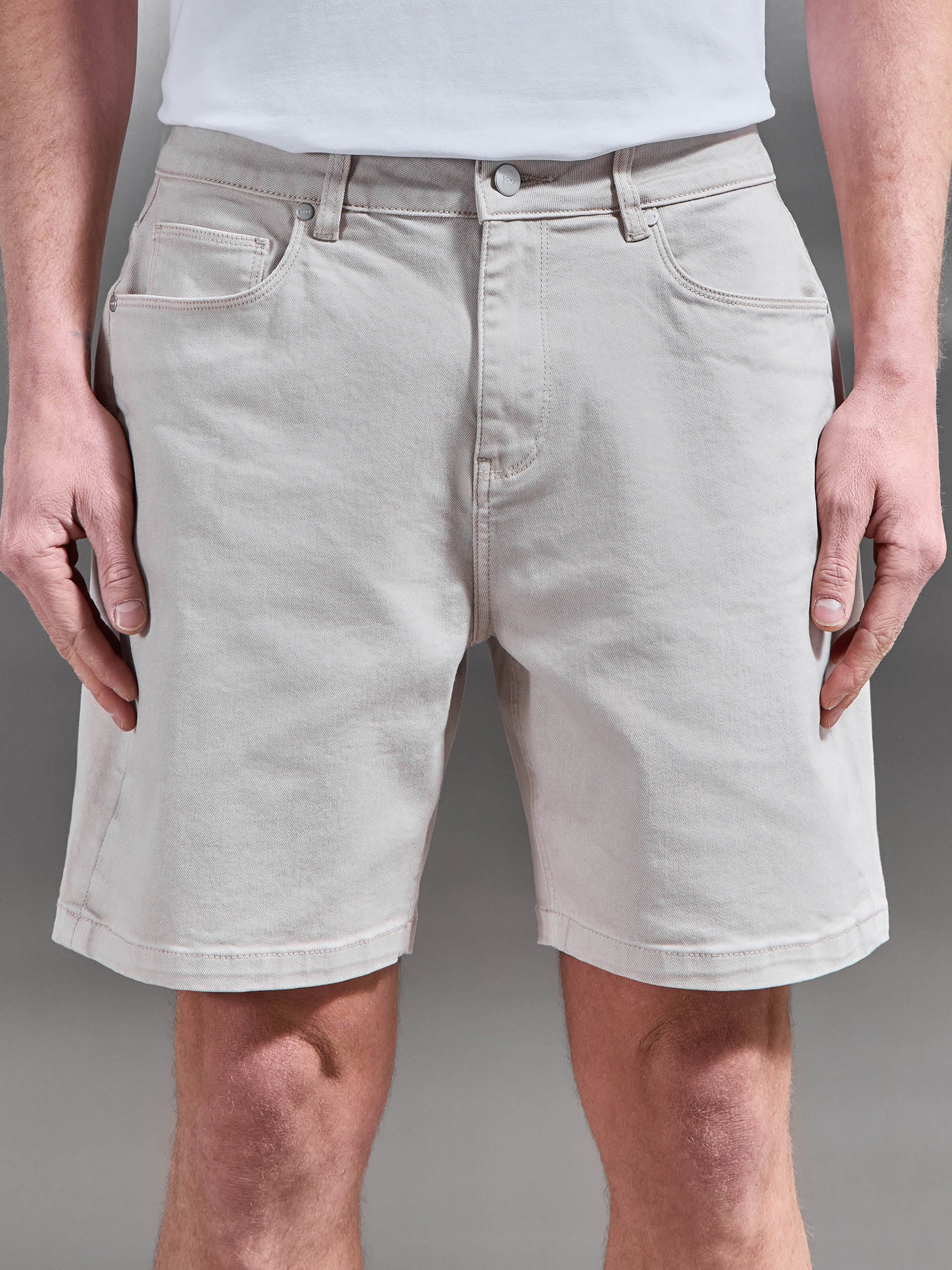 Relaxed Fit Denim Short in Stone