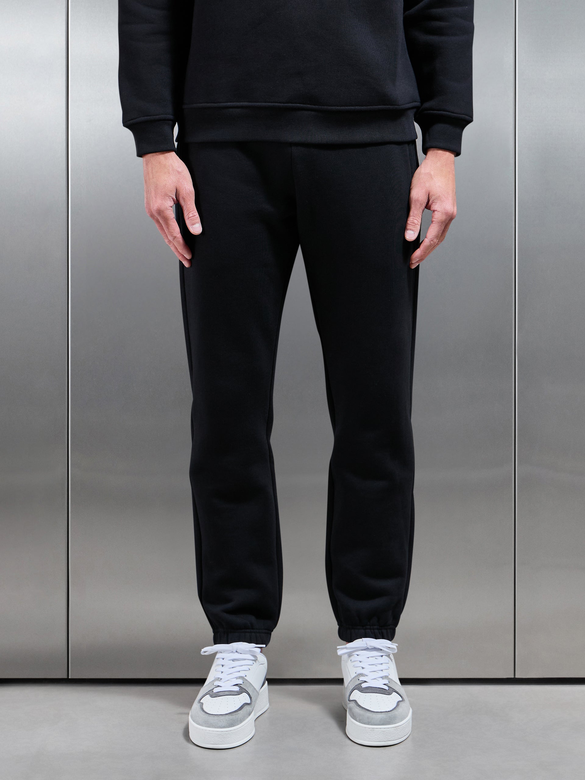 Relaxed Fit Jogger in Black