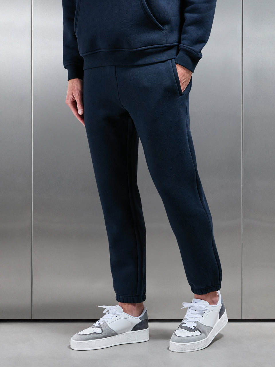 Relaxed Fit Jogger in Navy