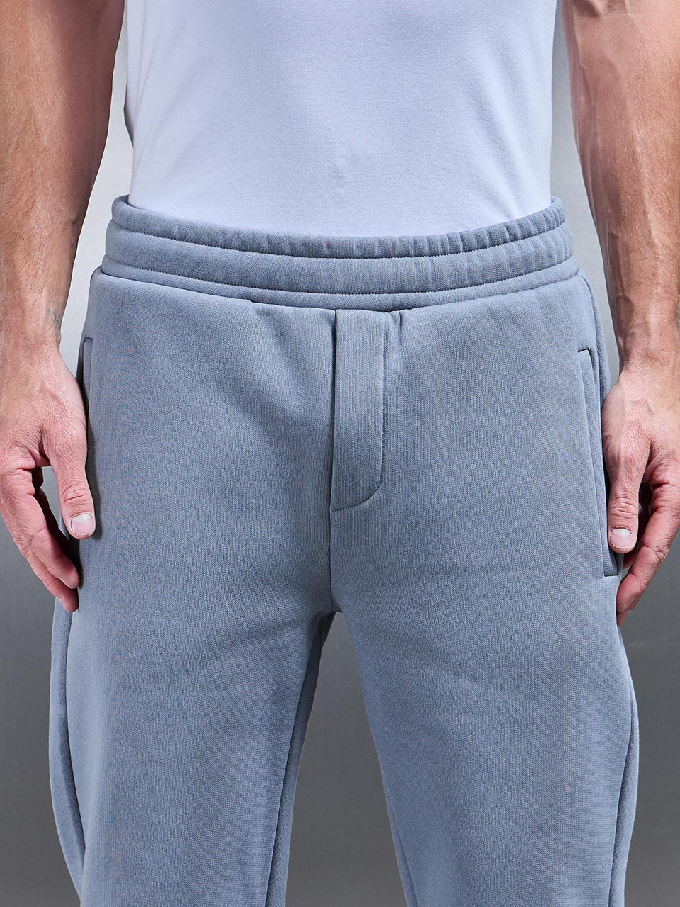 Relaxed Fit Jogger in Coast Blue