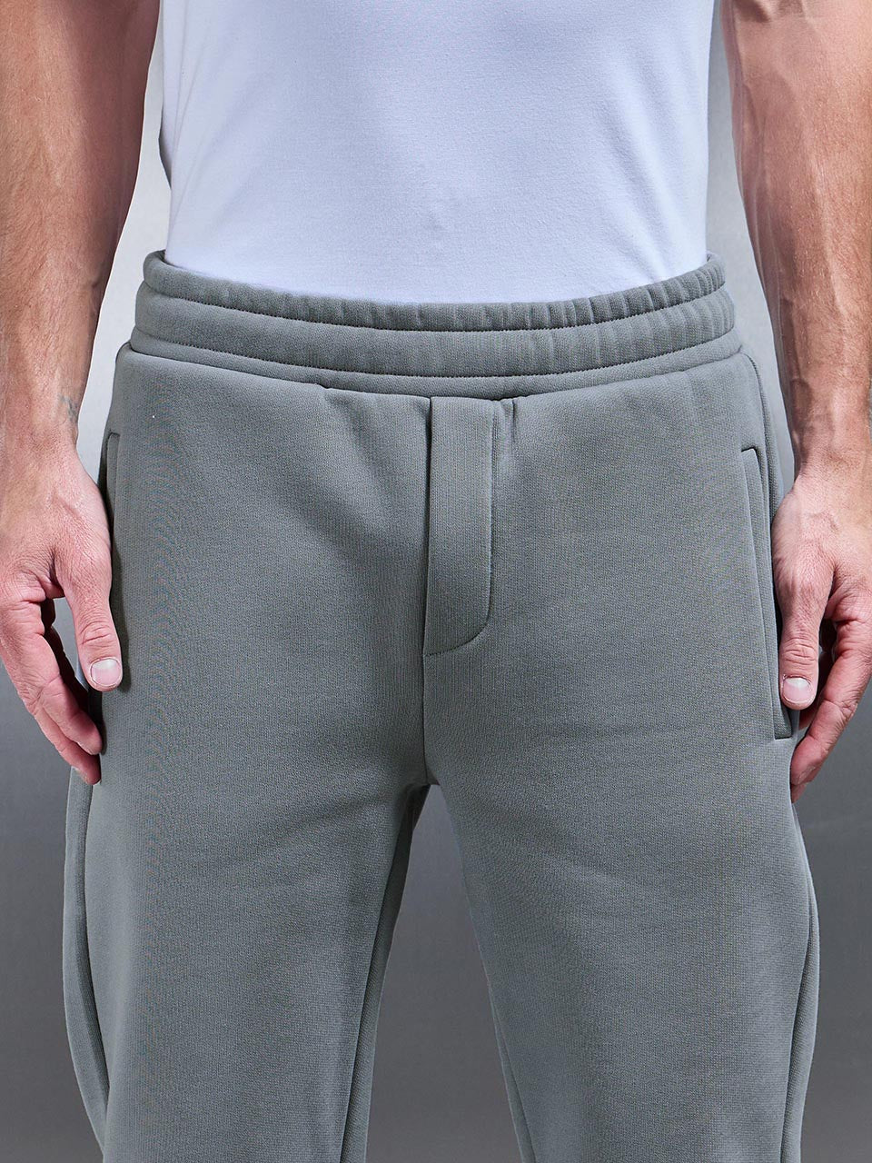 Relaxed Fit Jogger in Coast Blue