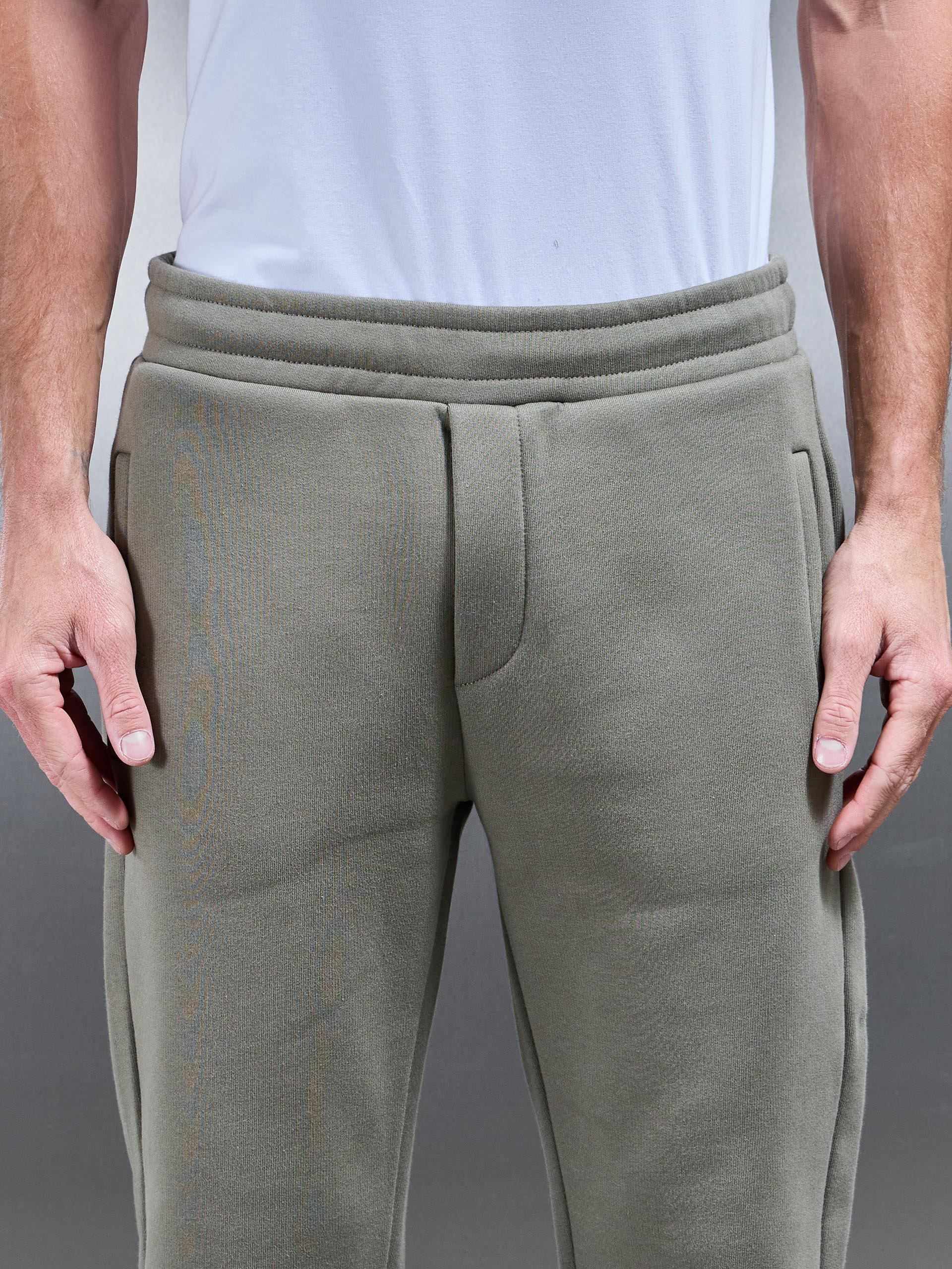 Relaxed Fit Jogger in Olive