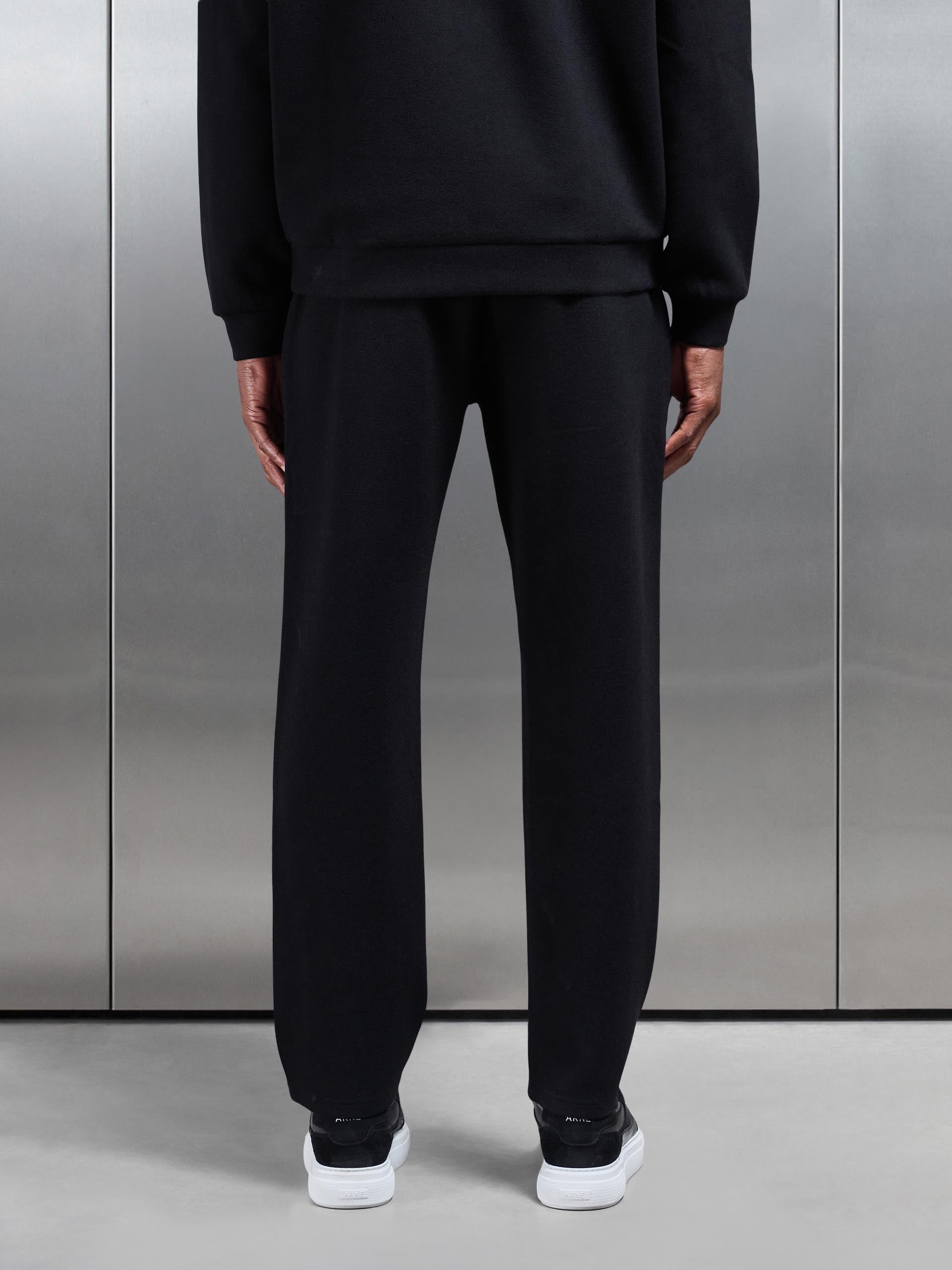 Relaxed Fit Knitted Jogger in Black