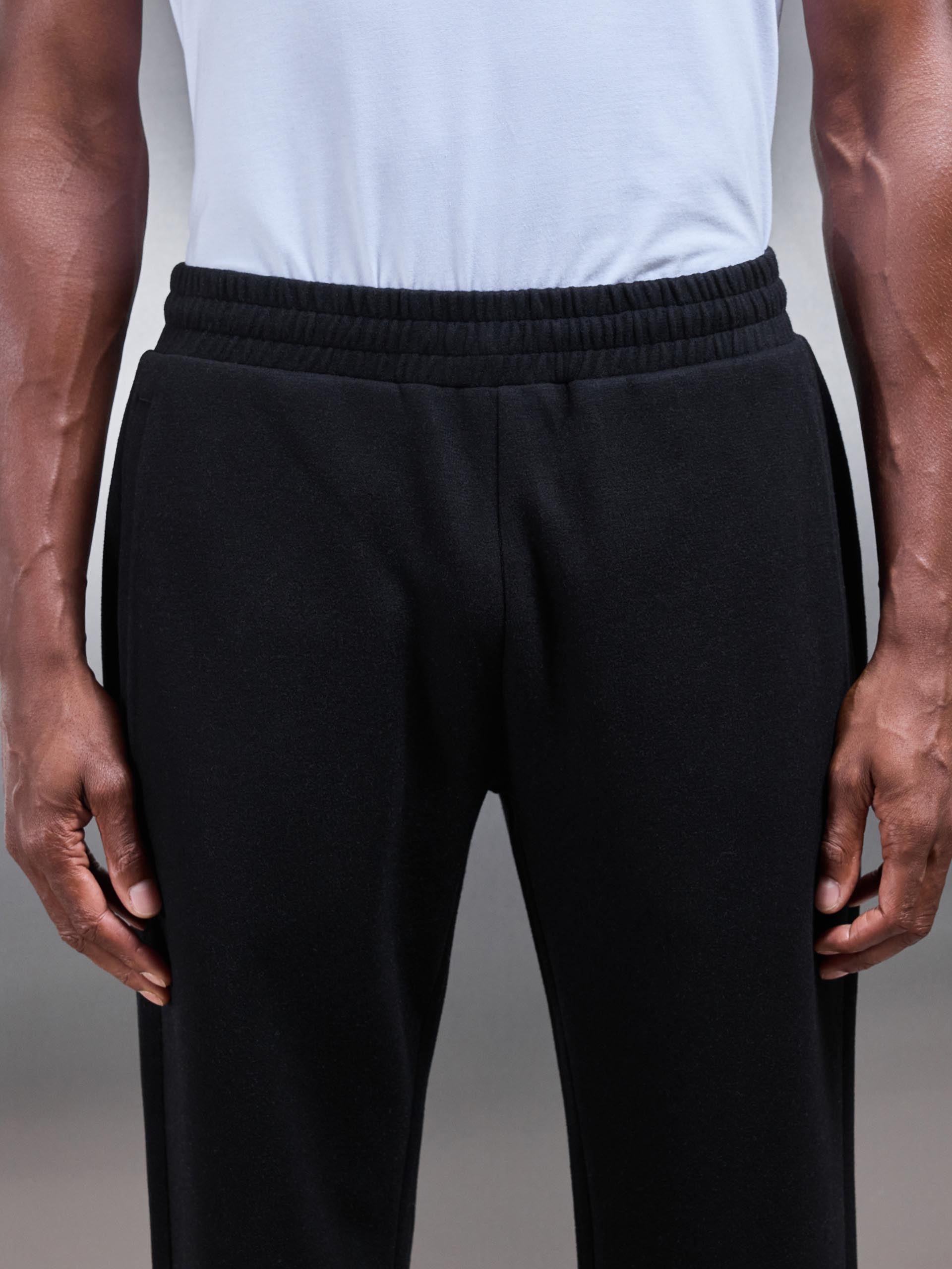 Relaxed Fit Knitted Jogger in Black