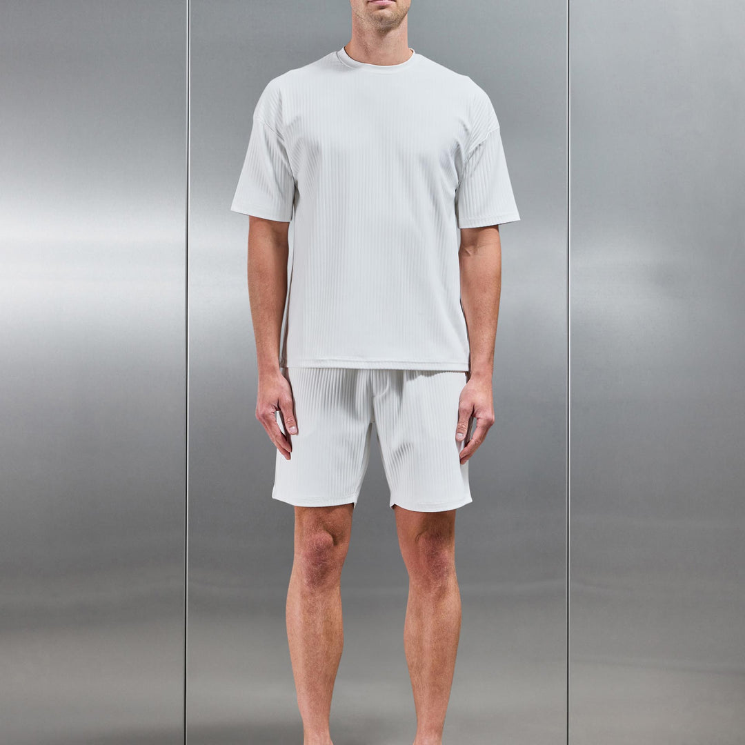Relaxed Fit Pleated Short in Off White