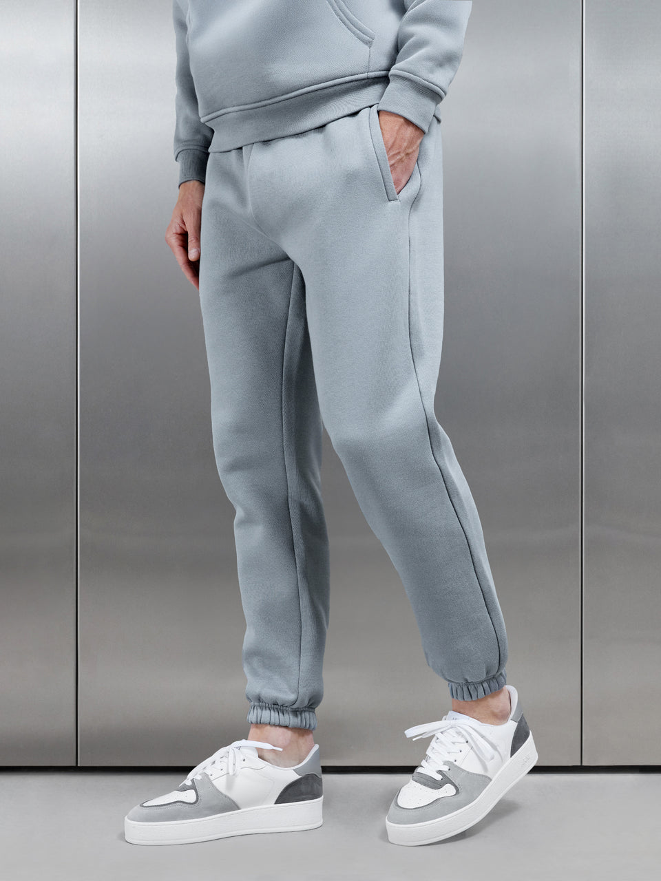 Relaxed Fit Jogger in Coast Blue