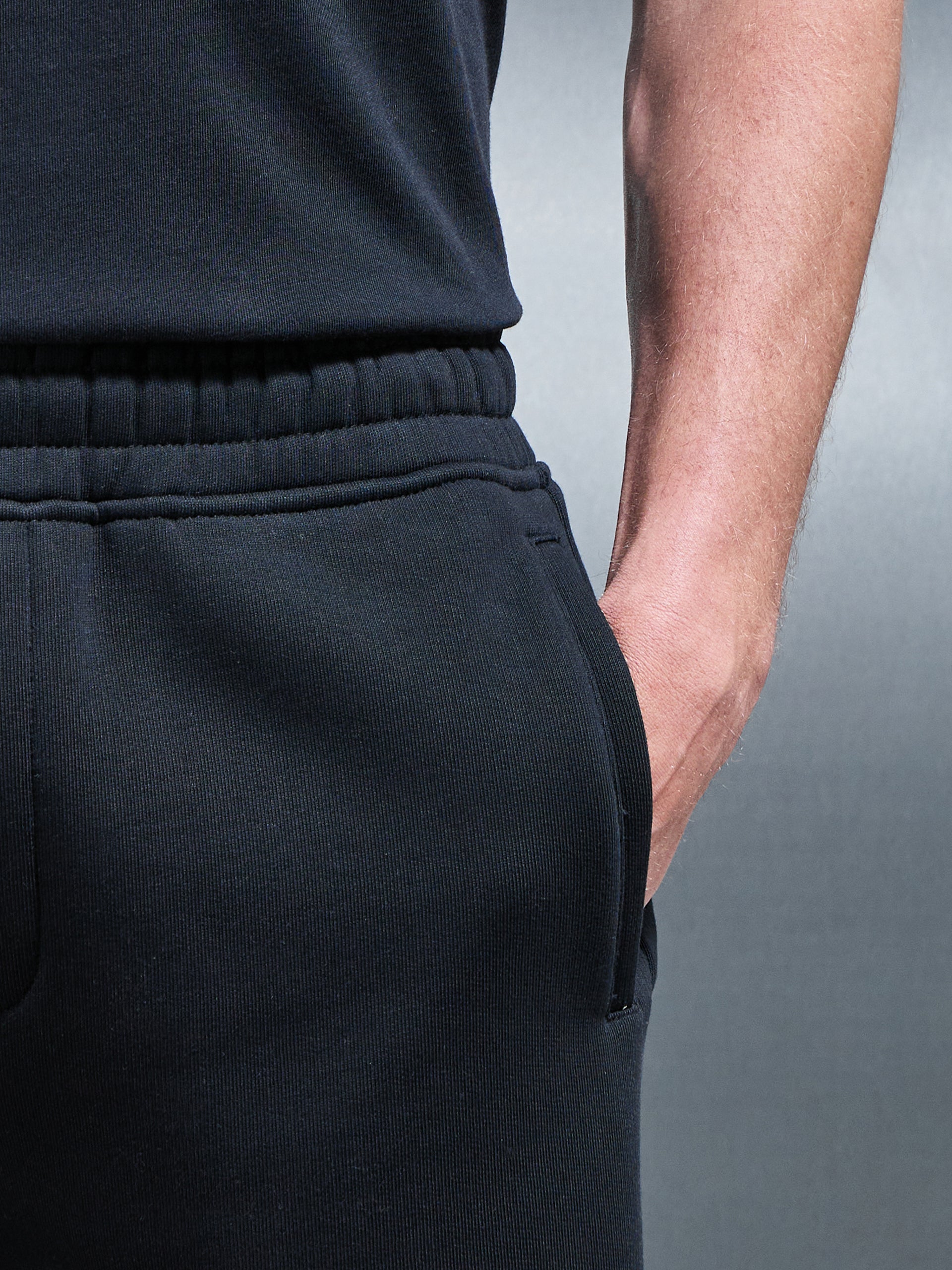 Relaxed Fit Short in Black