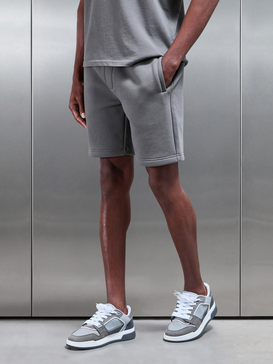 Relaxed Fit Short in Grey