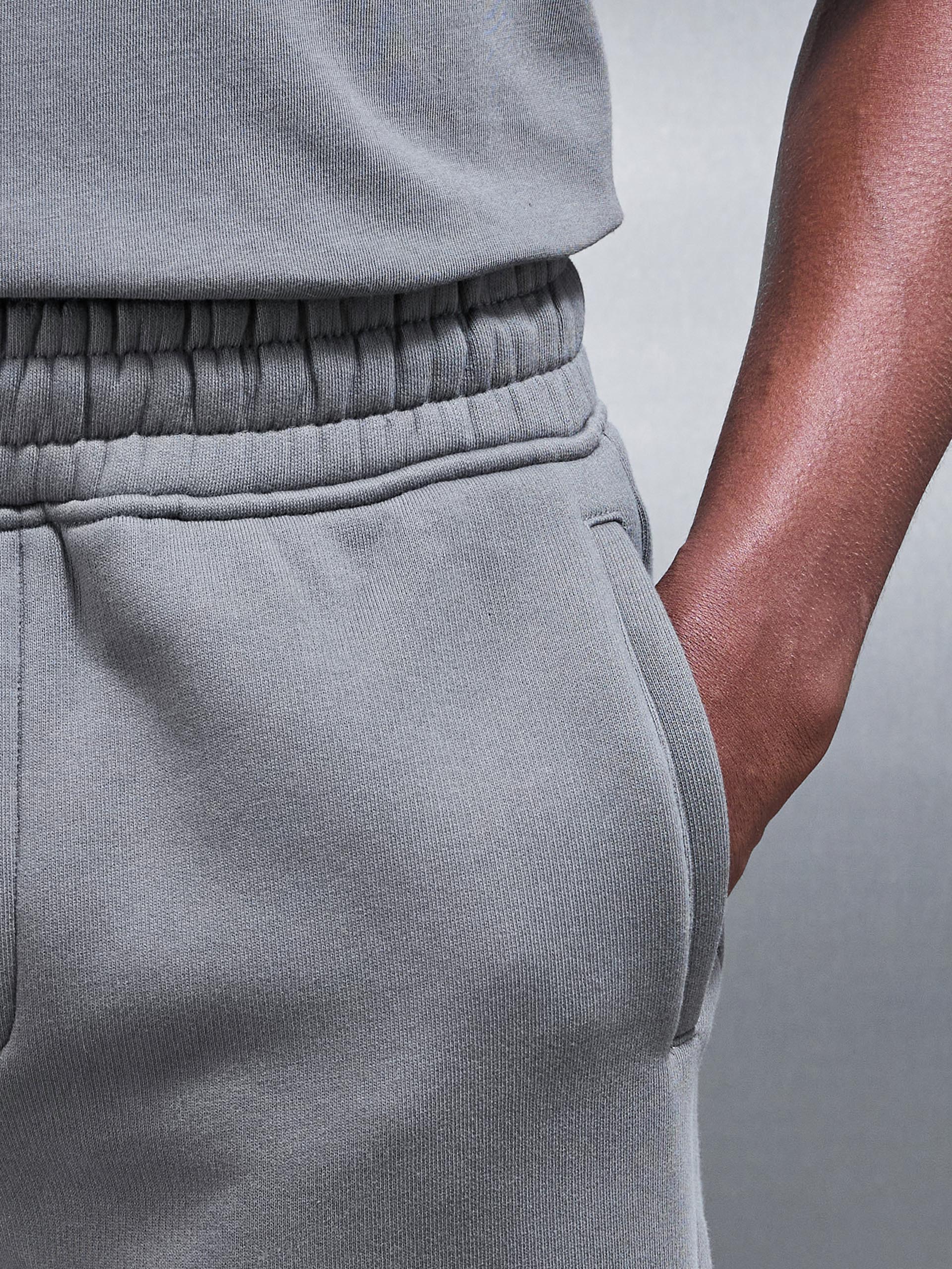 Relaxed Fit Short In Grey
